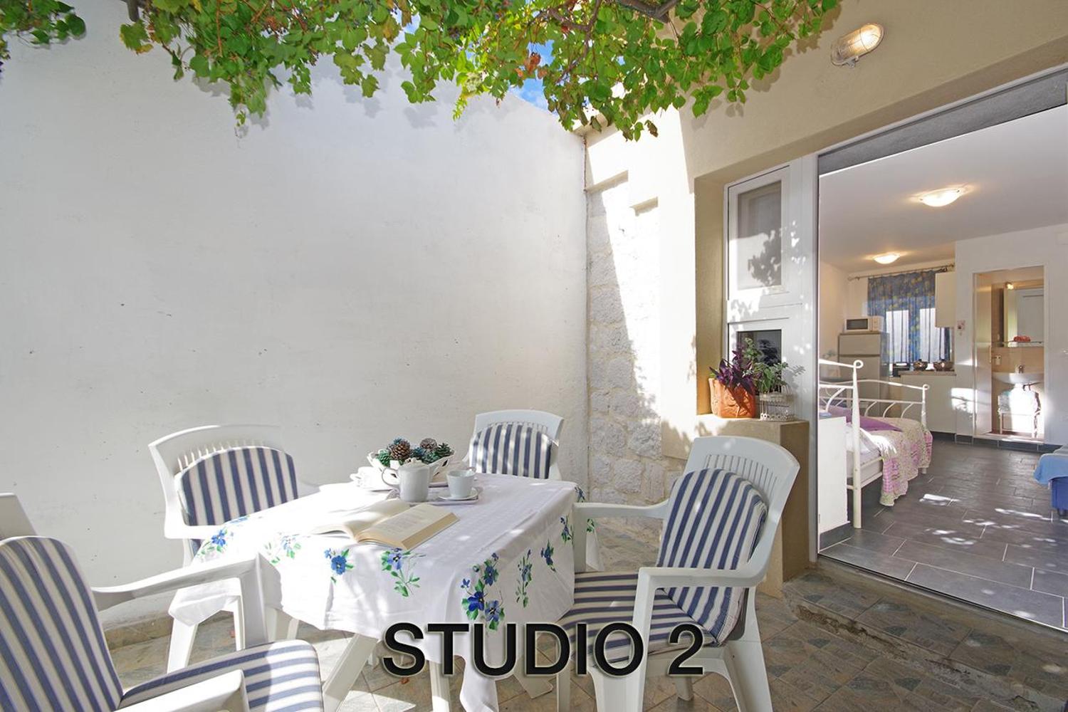 Studio with Terrace - Photo 6
