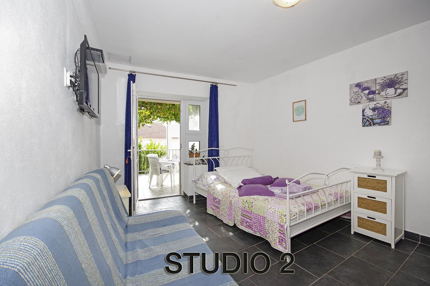 Studio with Terrace - Photo 9