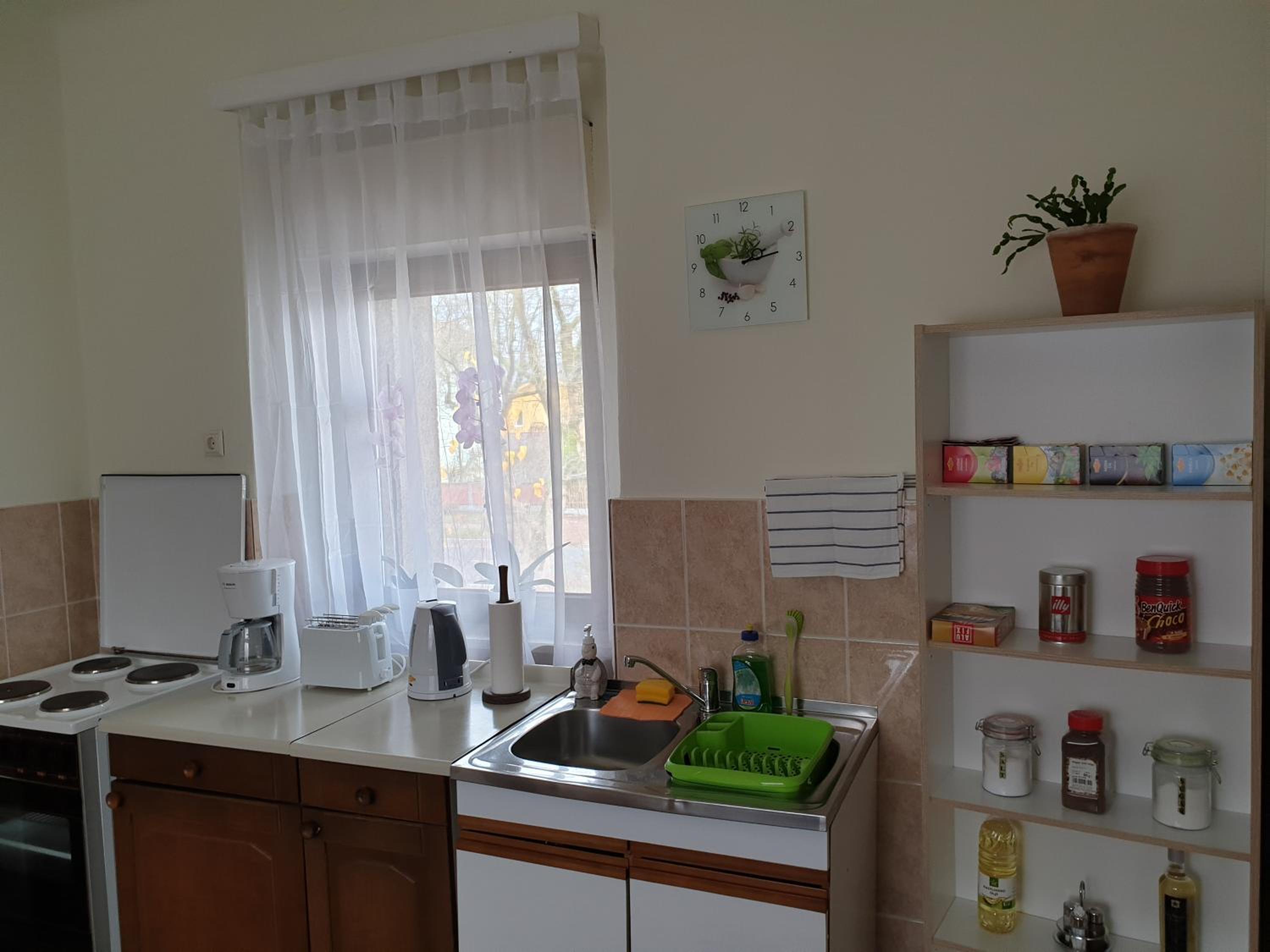 Two-Bedroom Apartment - Photo 2