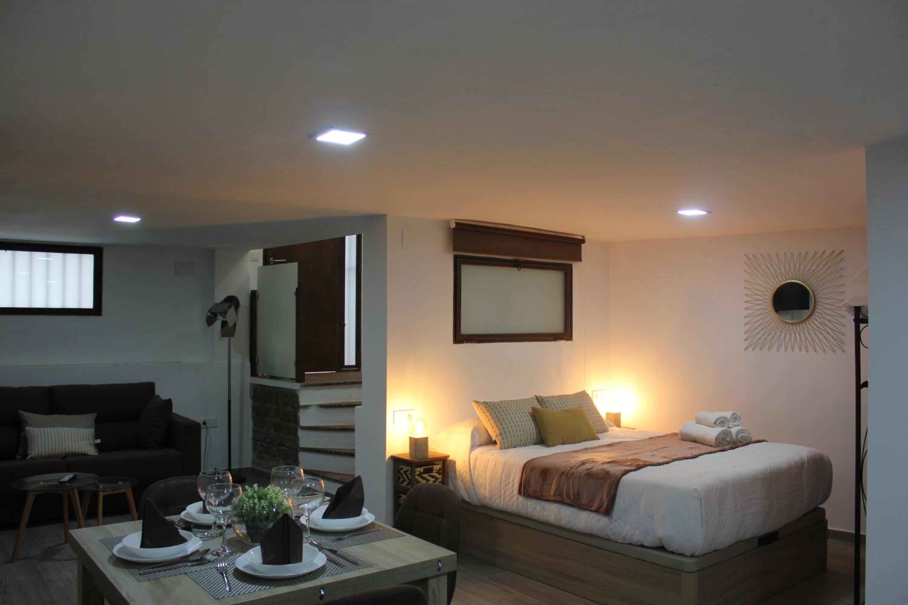 One-Bedroom Apartment - Photo 37