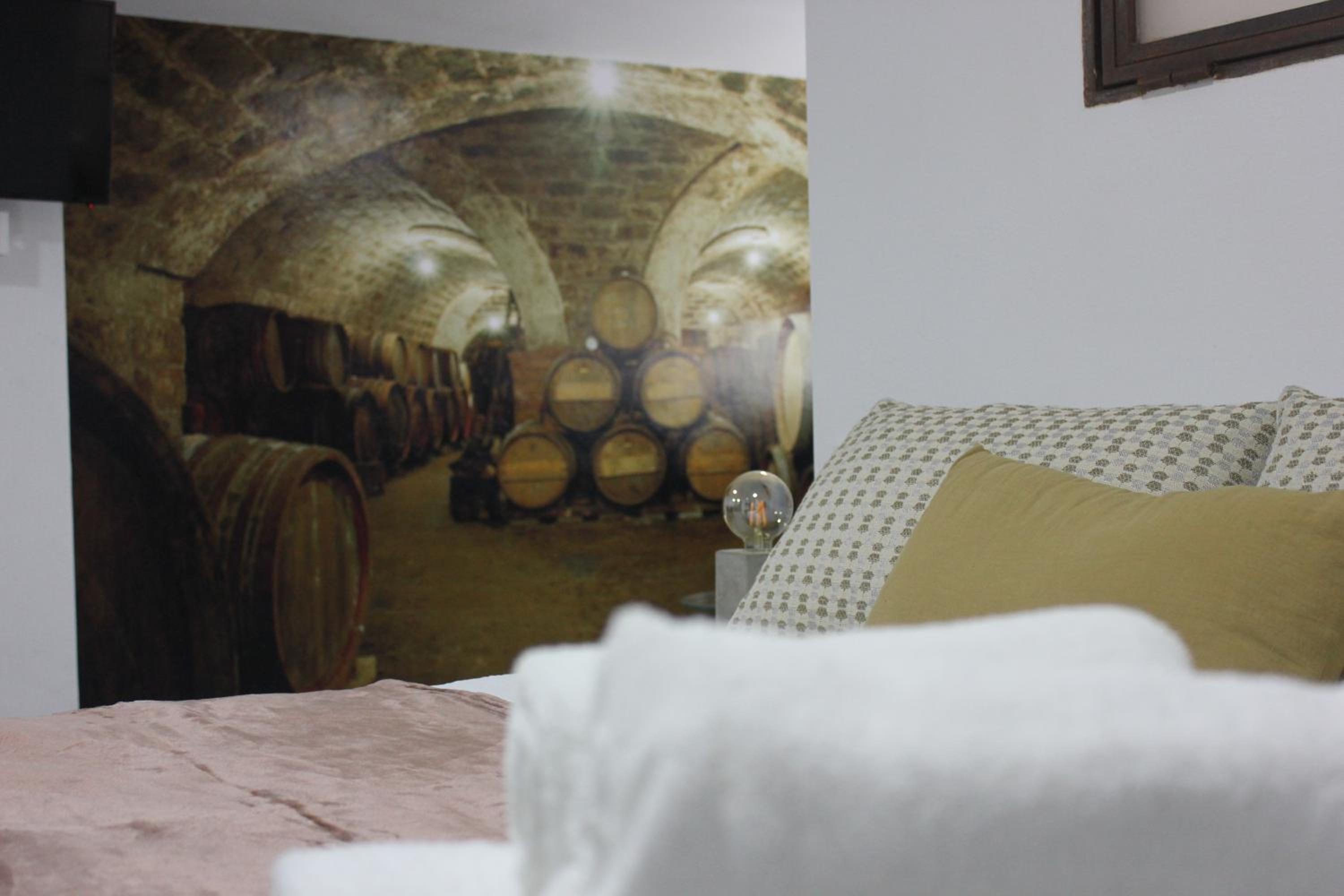One-Bedroom Apartment - Photo 32