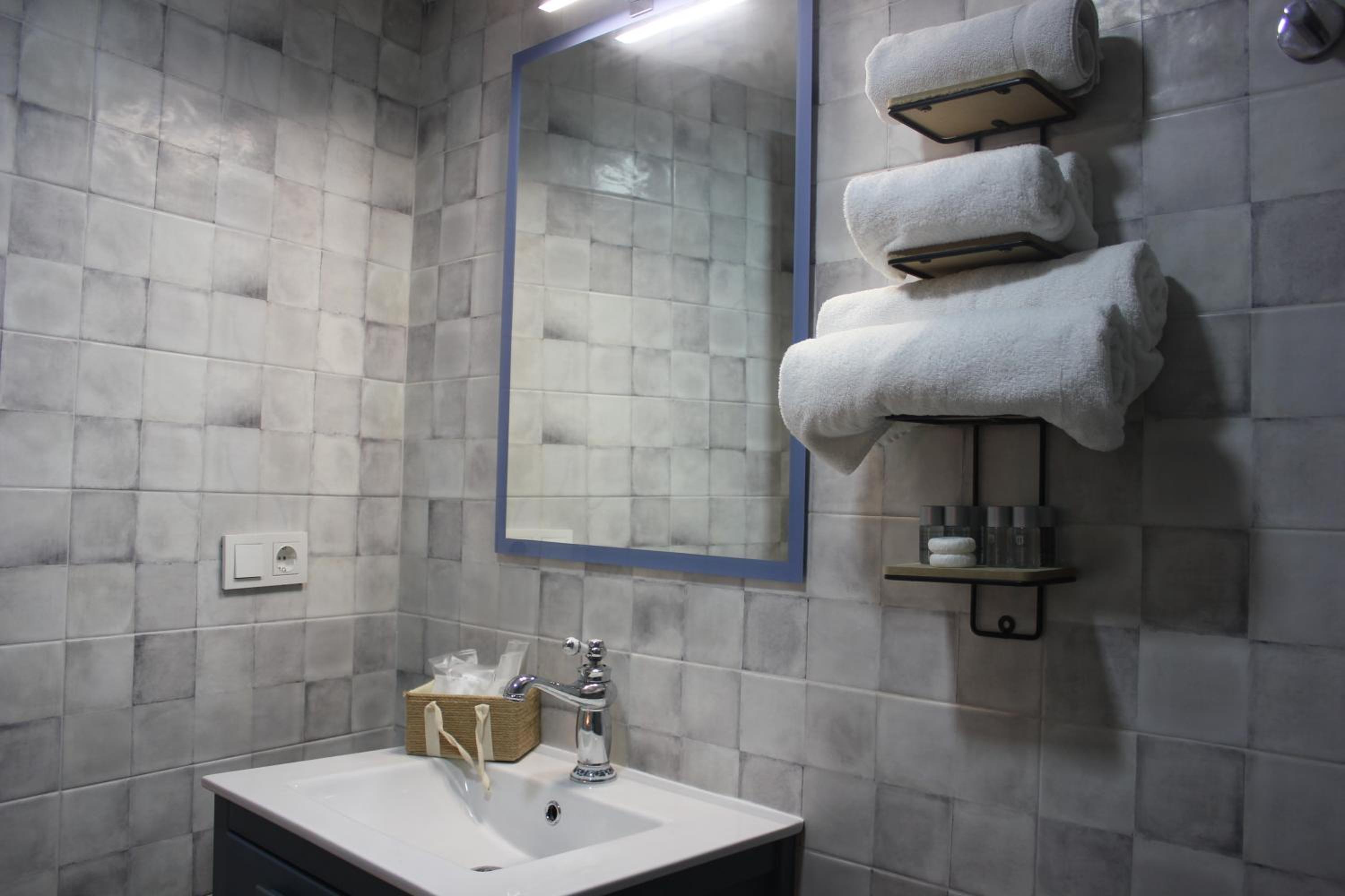 One-Bedroom Apartment - Photo 31