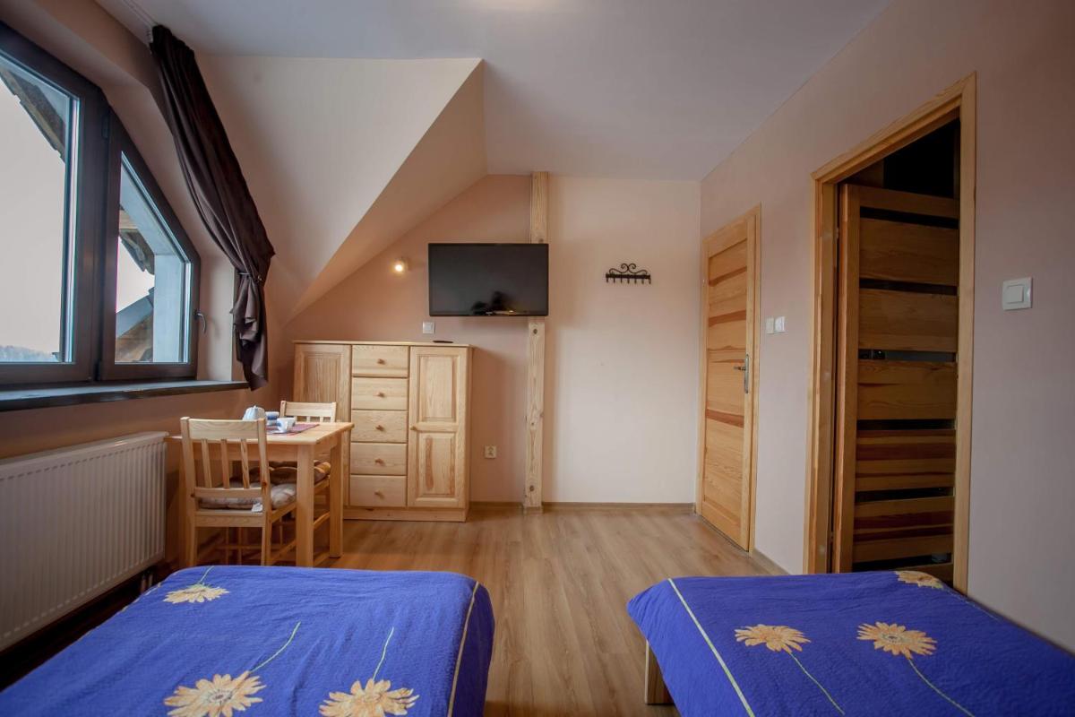 Twin Room with Mountain View photo 2