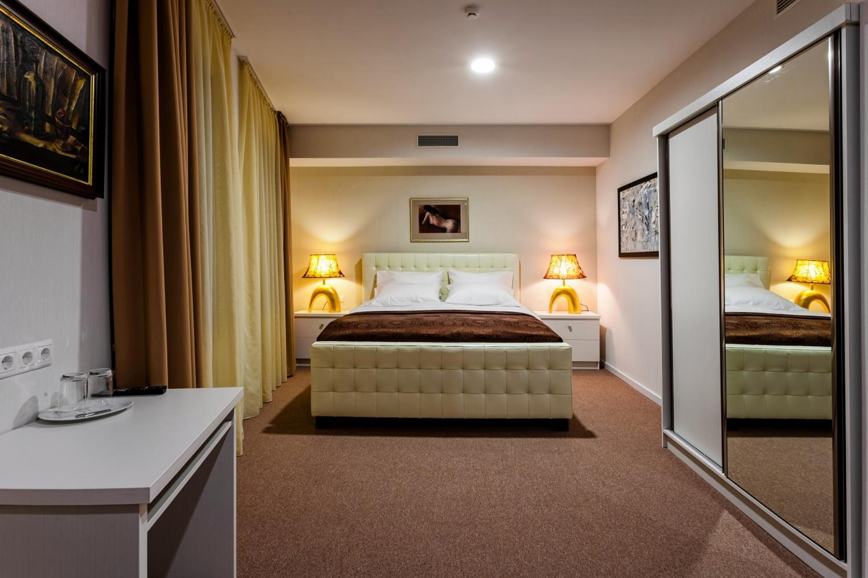 Standard Double Room photo 3
