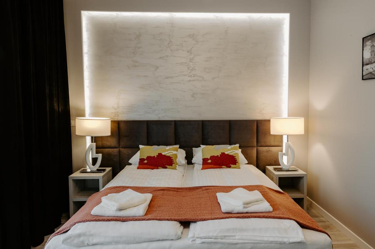 Deluxe Double or Twin Room - Photo 17