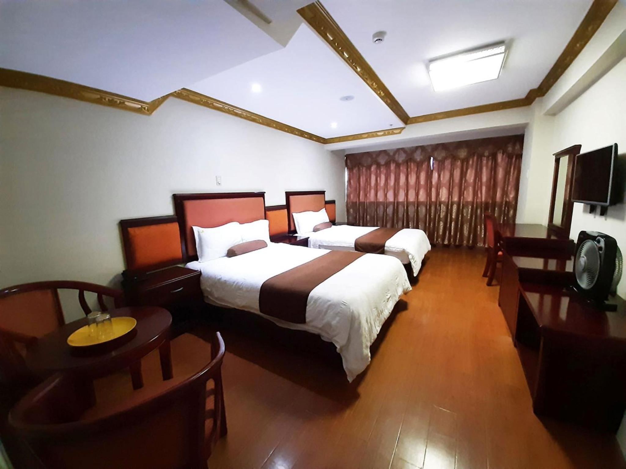 King Room with Two King Beds photo 1