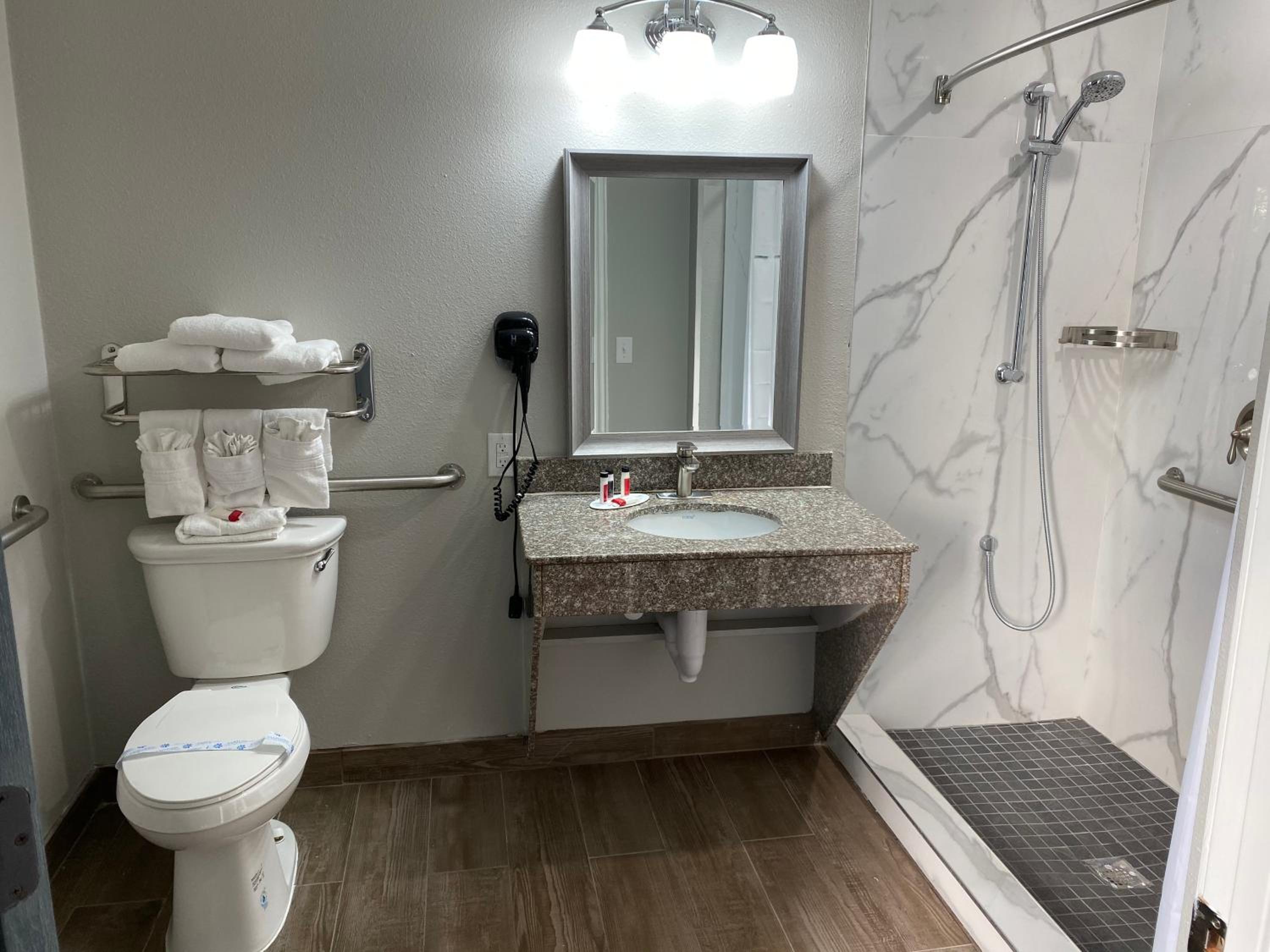 King Room - Mobility Access/Non-Smoking - Photo 5