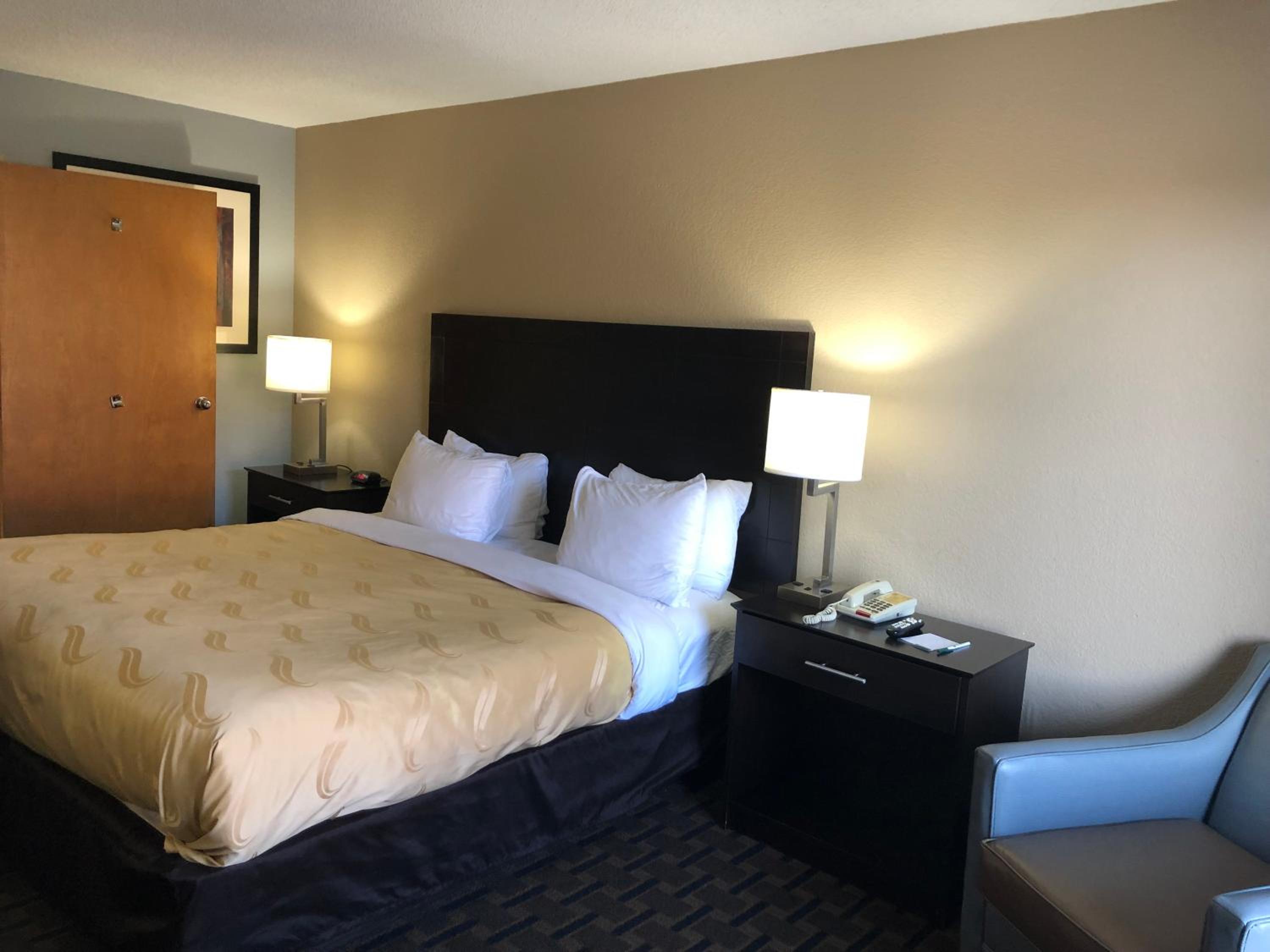 King Room - Accessible/Non-Smoking - Photo 1