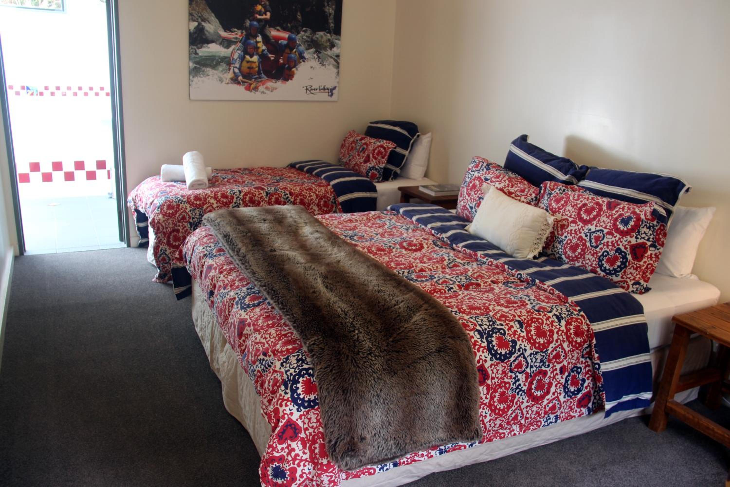 Double or Twin Room with Private Bathroom photo 3