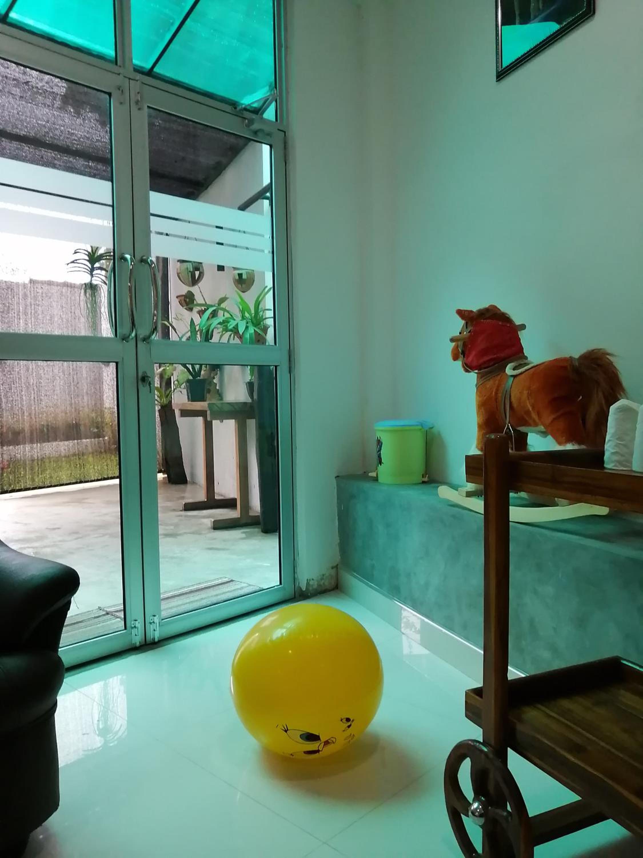 Family Room with Garden View photo 3