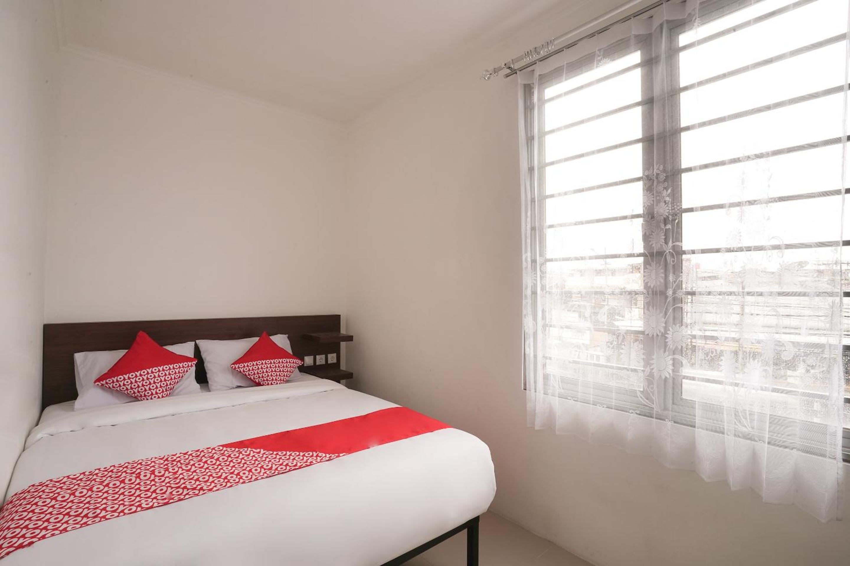 Deluxe Double Room - Photo 9
