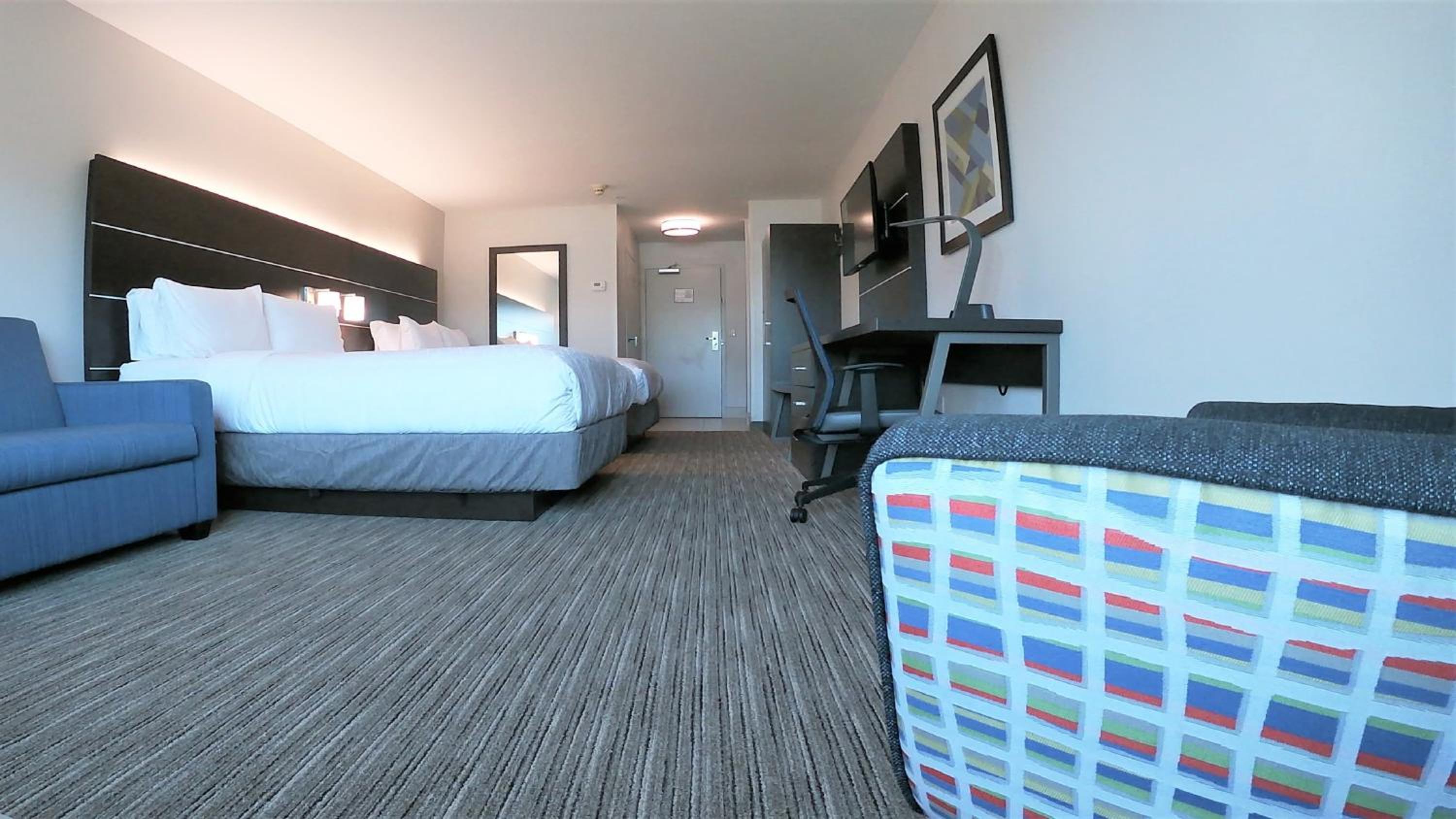 Standard King Room - Photo 1