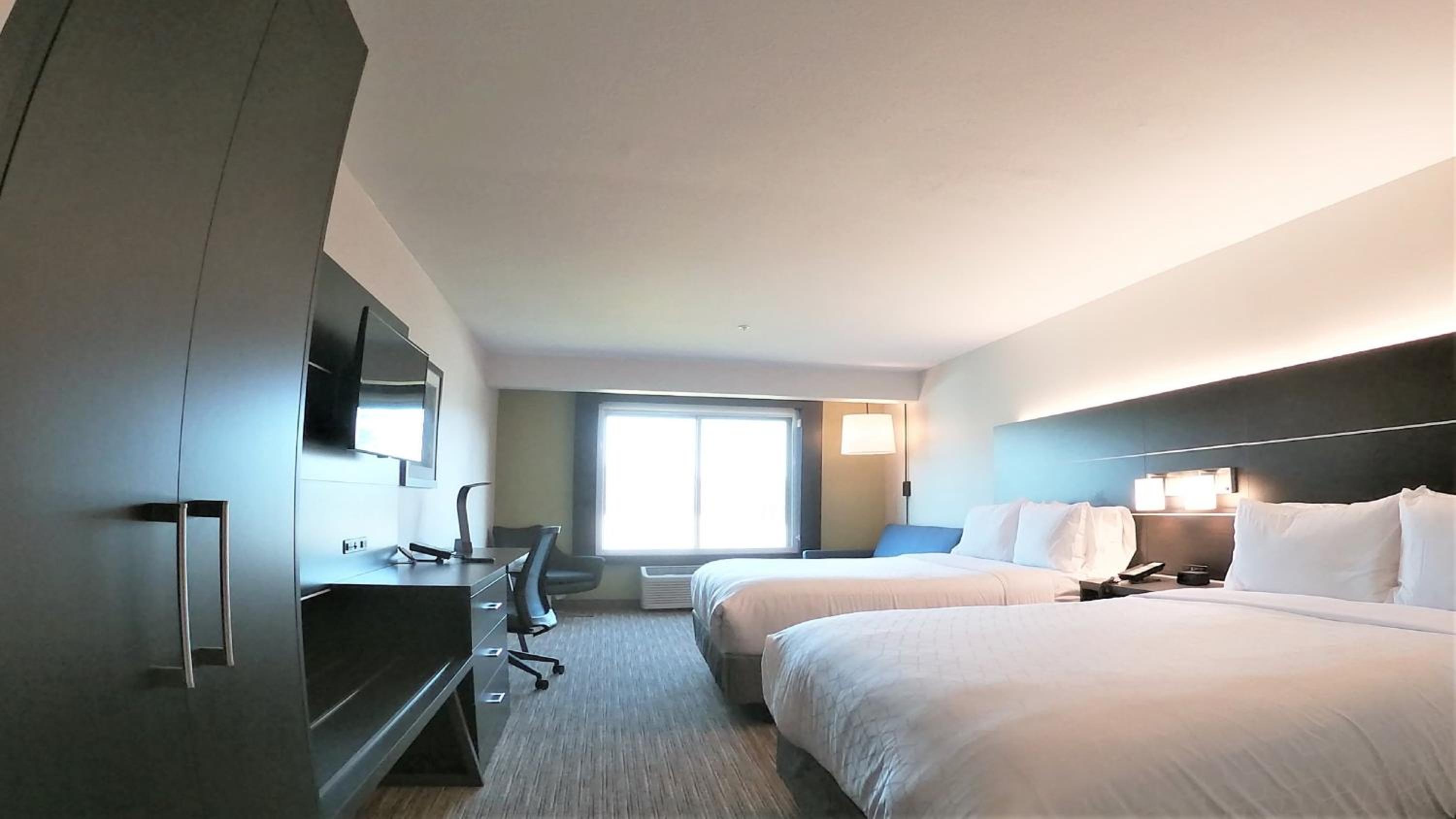 Suite with Two Beds - Non-Smoking - Photo 1