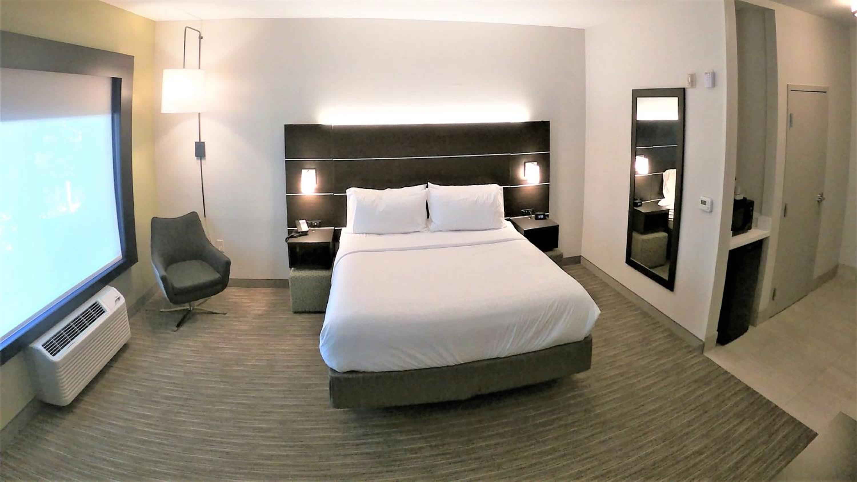 Standard King Room - Photo 2
