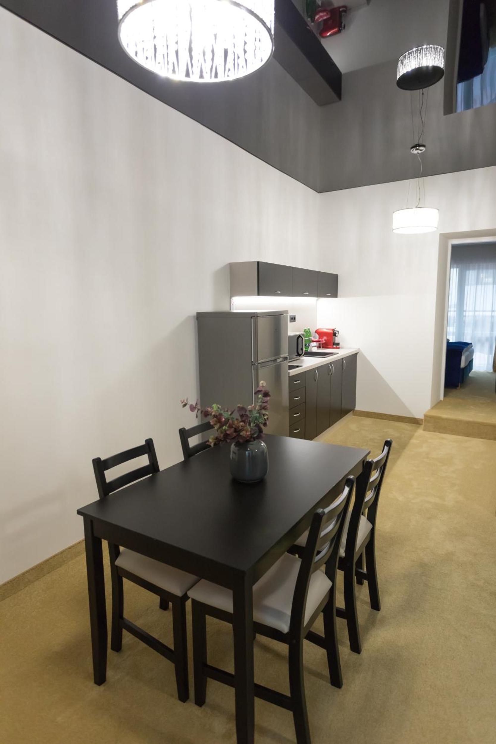 One-Bedroom Apartment - Photo 16