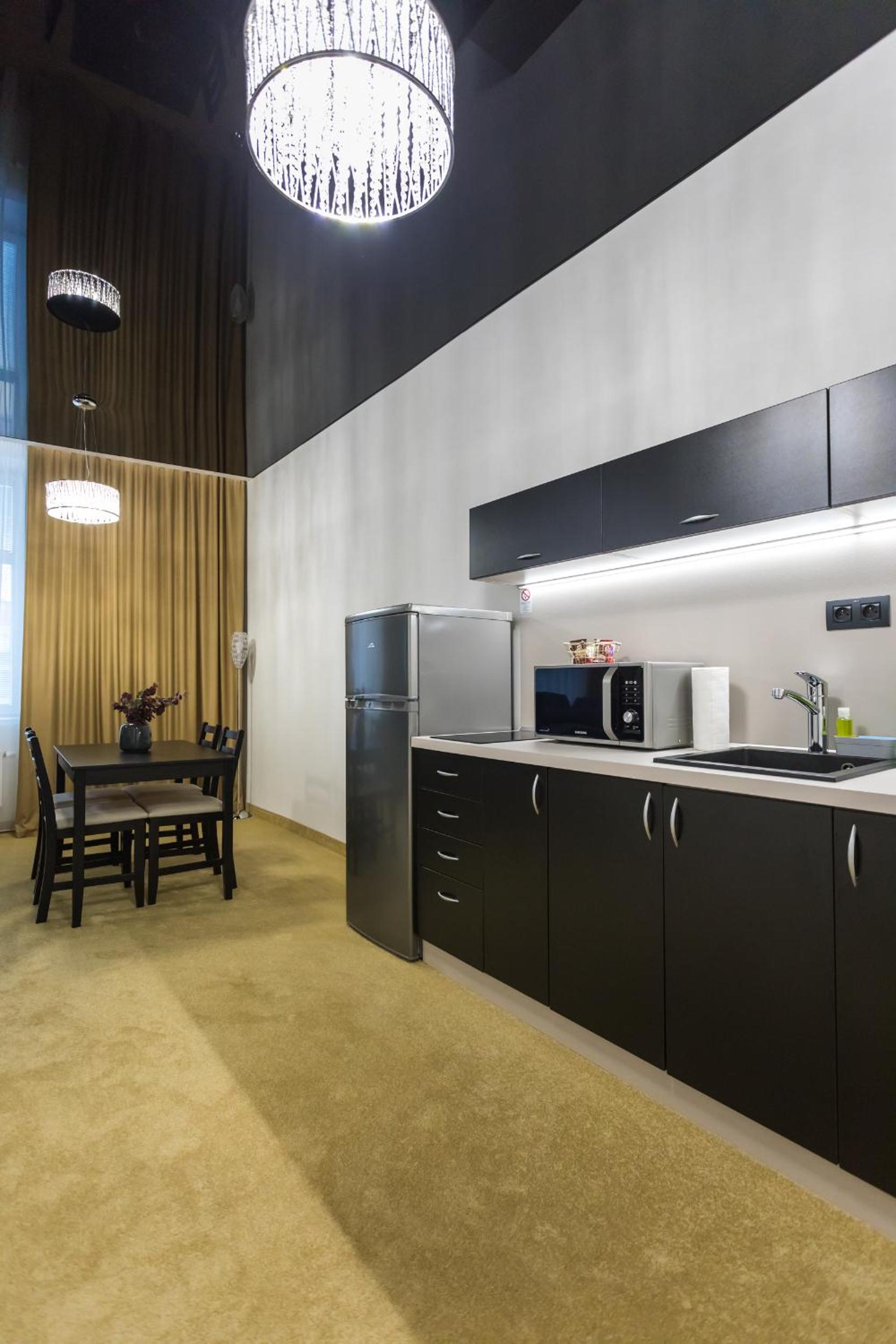 One-Bedroom Apartment - Photo 15