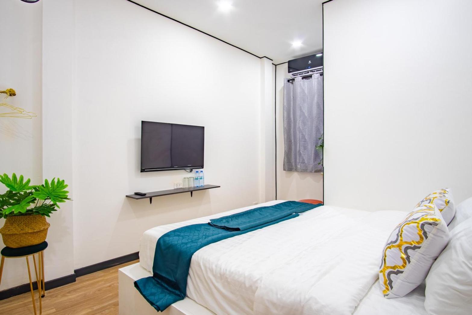 Deluxe Room - Photo 5
