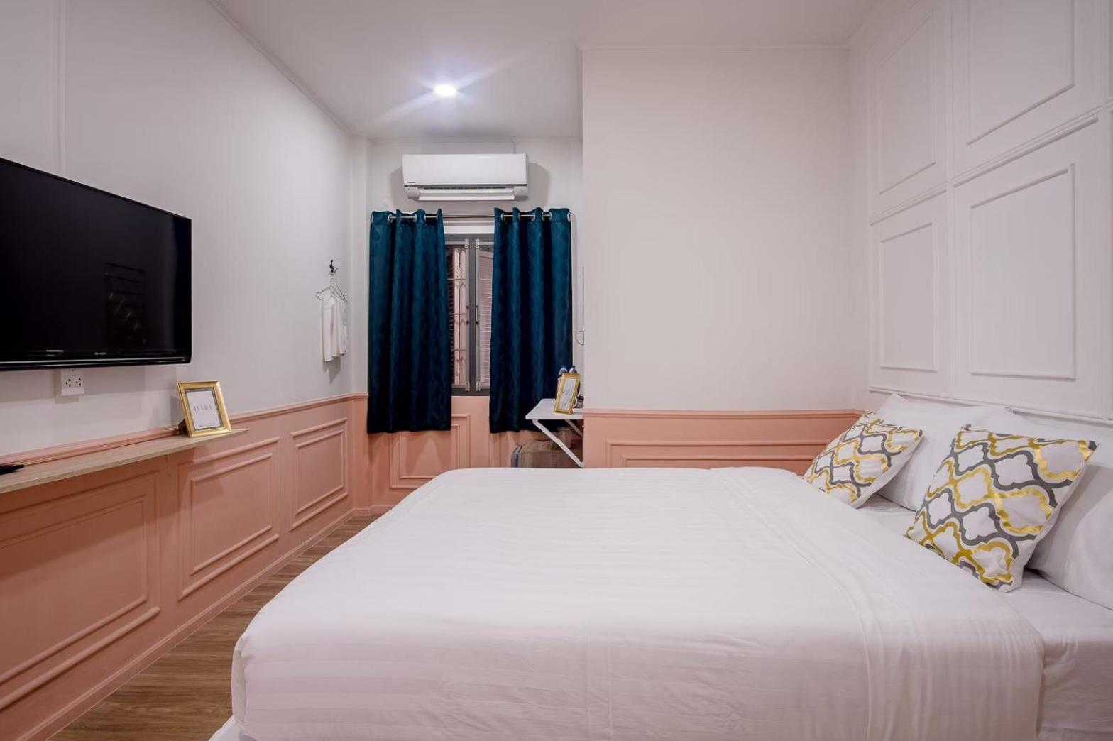 Deluxe Room - Photo 3