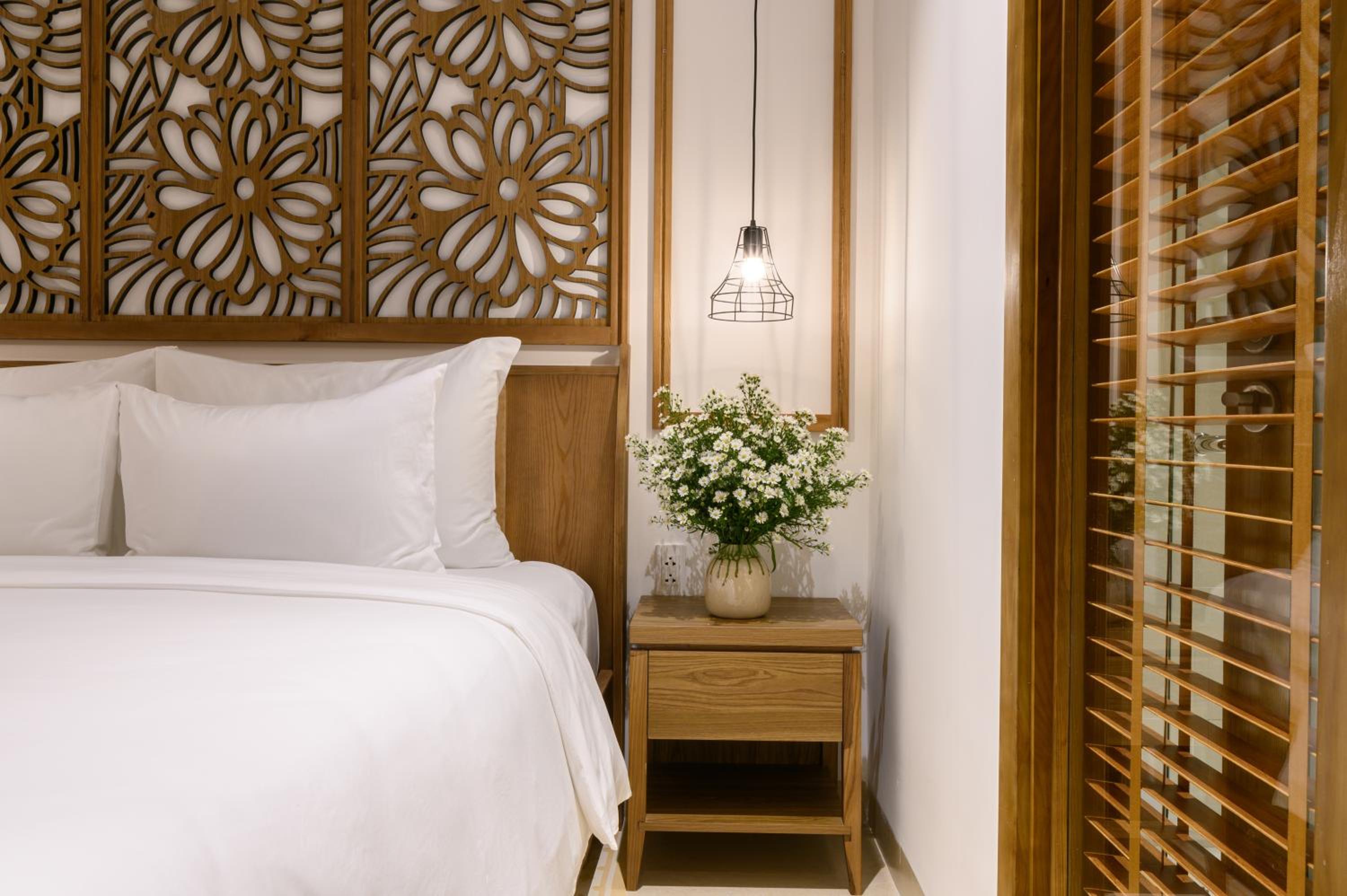 Deluxe Double Room with Balcony and Pool View - Photo 2