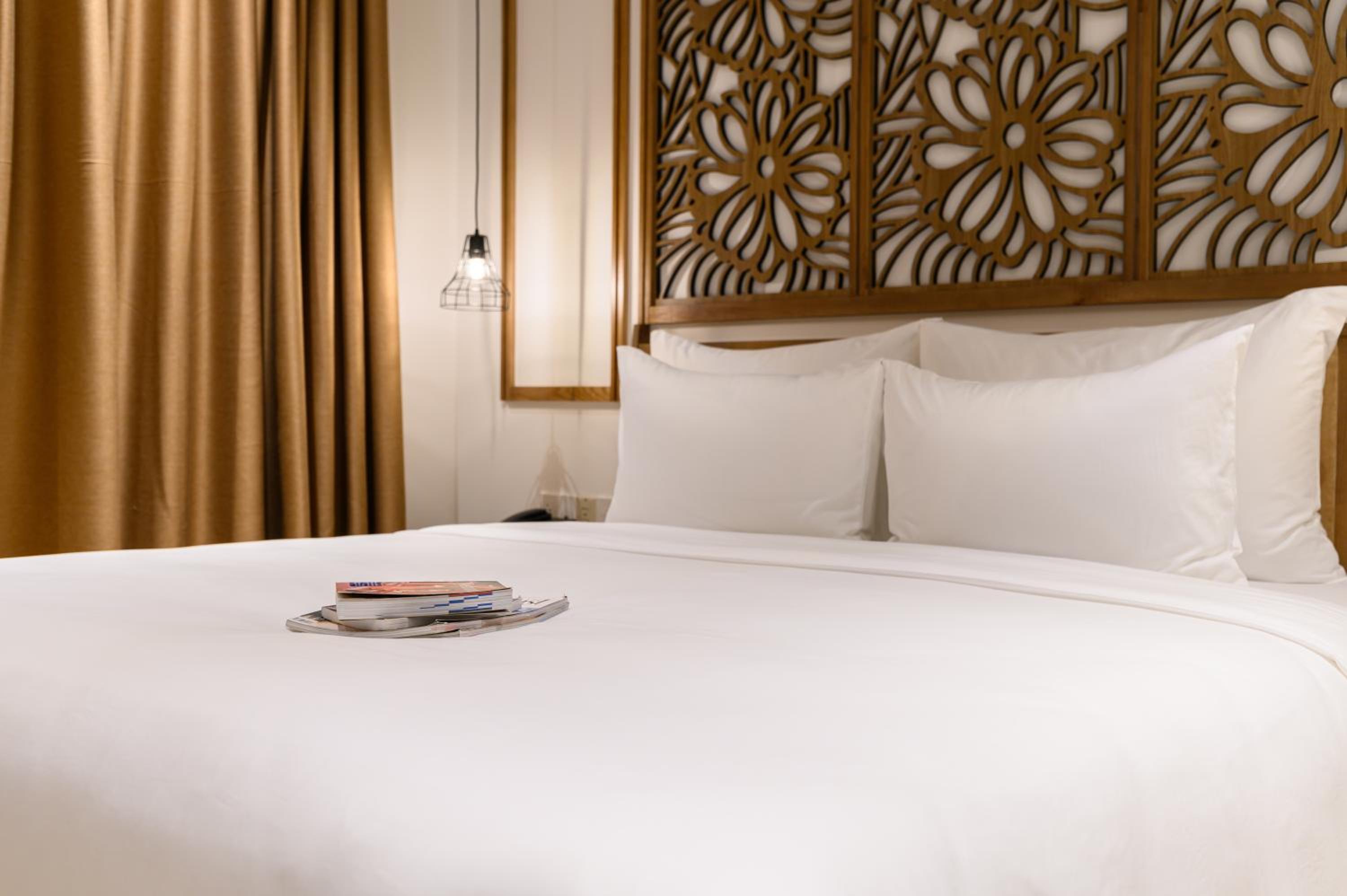 Deluxe Double Room with Balcony and Pool View - Photo 3