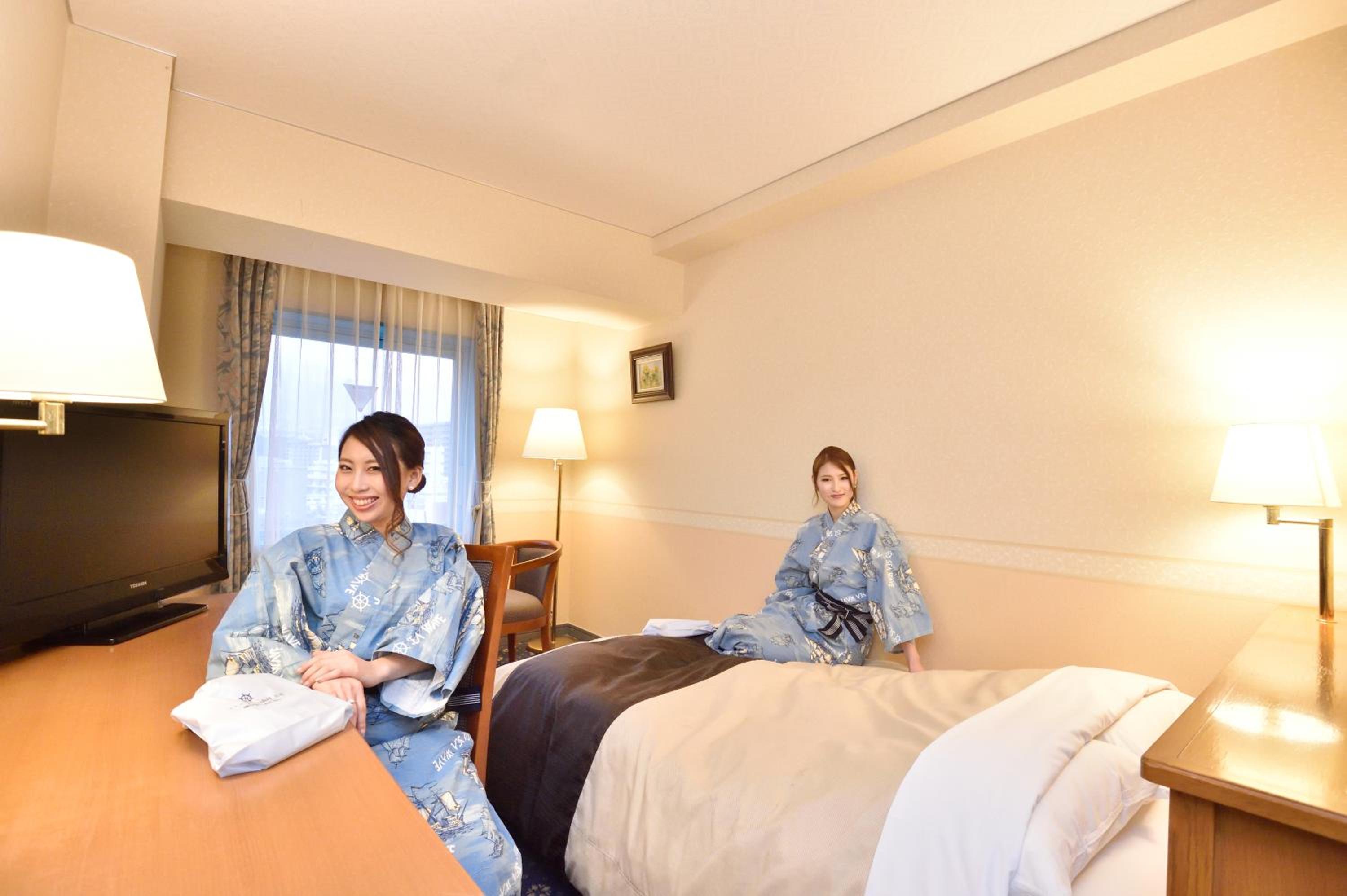 Double Room with Small Double Bed - Non-Smoking - Photo 3