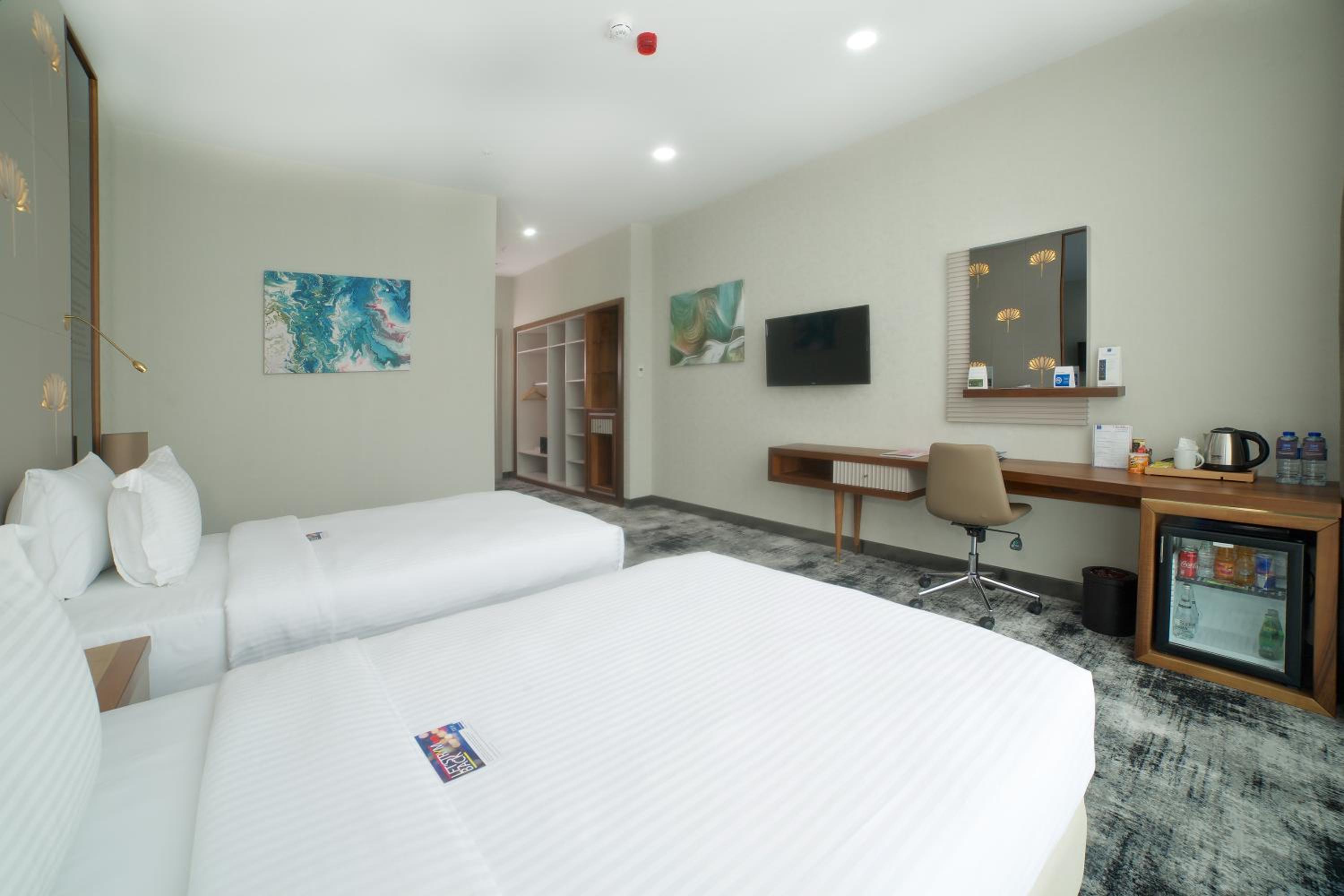 Twin Room - Mobility Access/Non-Smoking photo 3