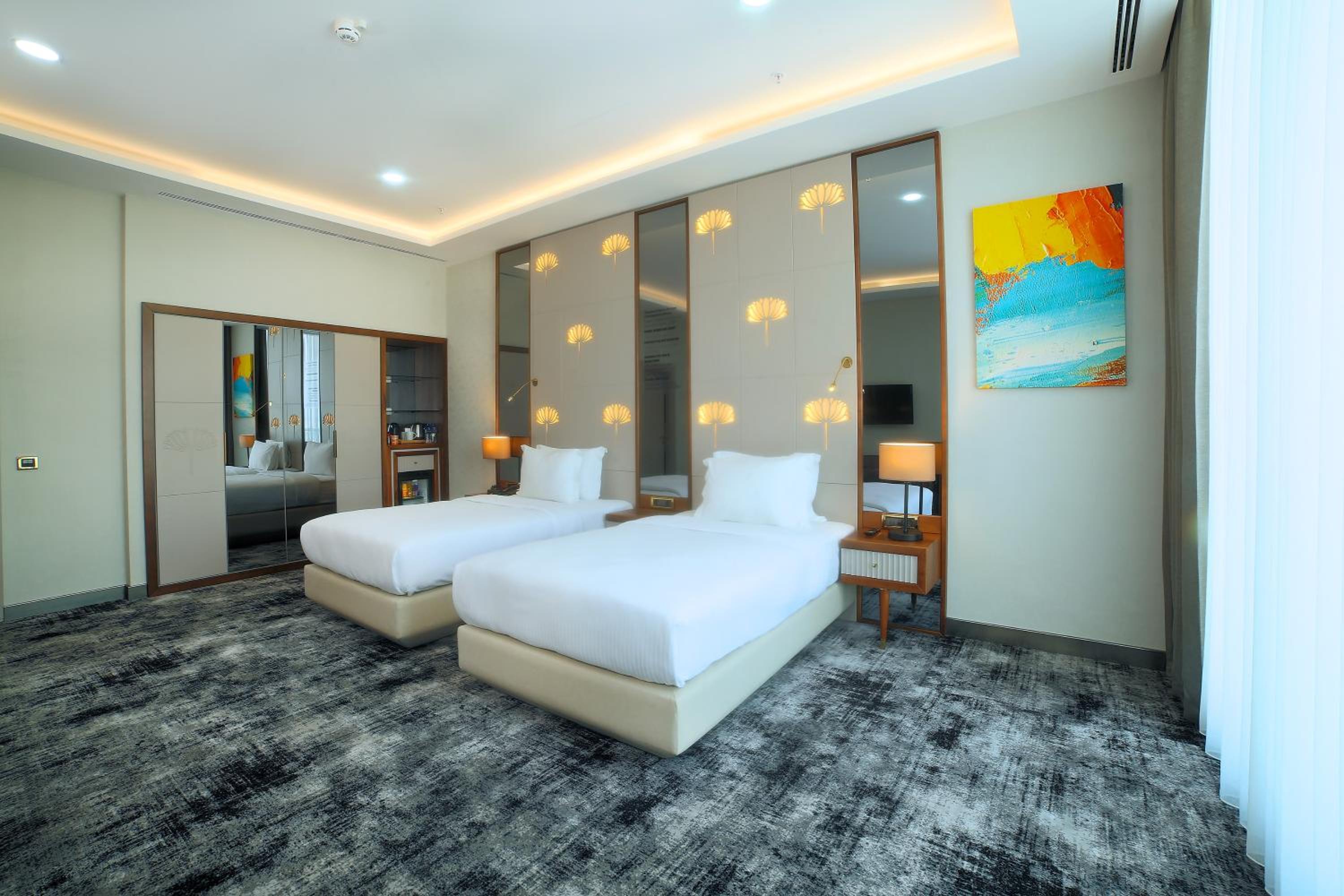 Twin Room - Non-Smoking photo 3