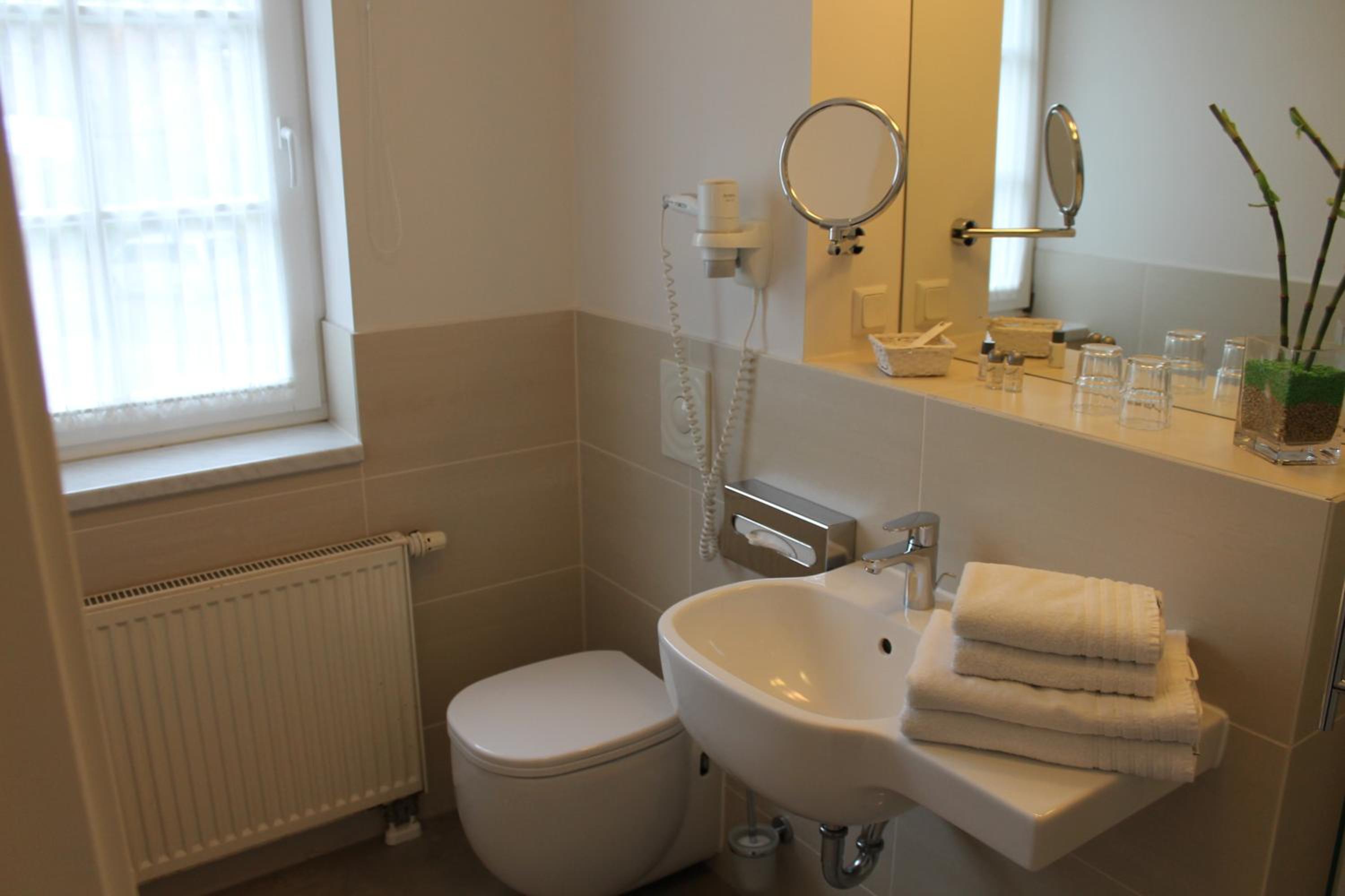Double Room - Photo 9