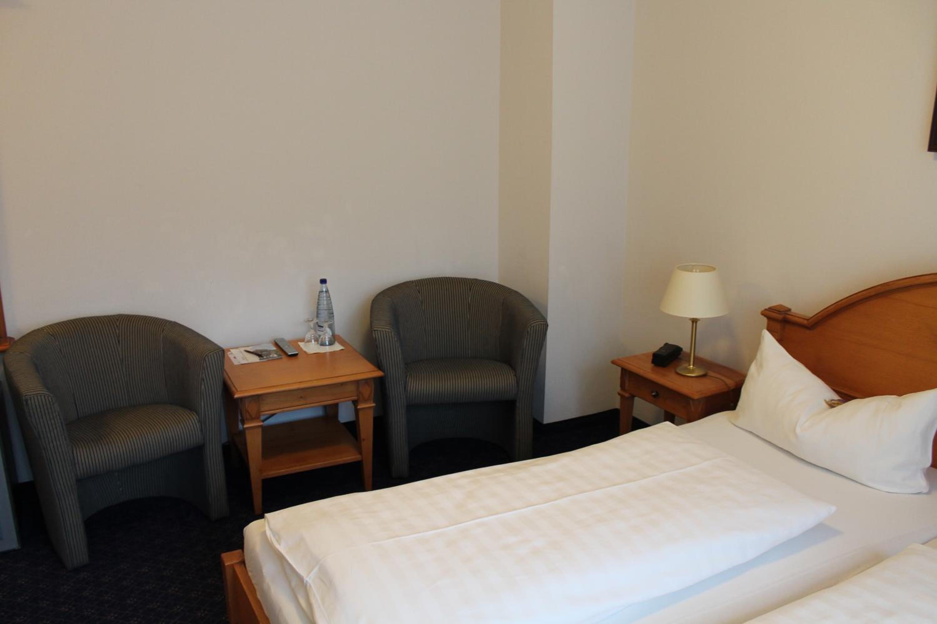Double Room - Photo 8