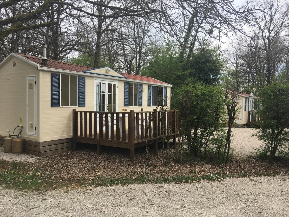 Mobile Home - Photo 1