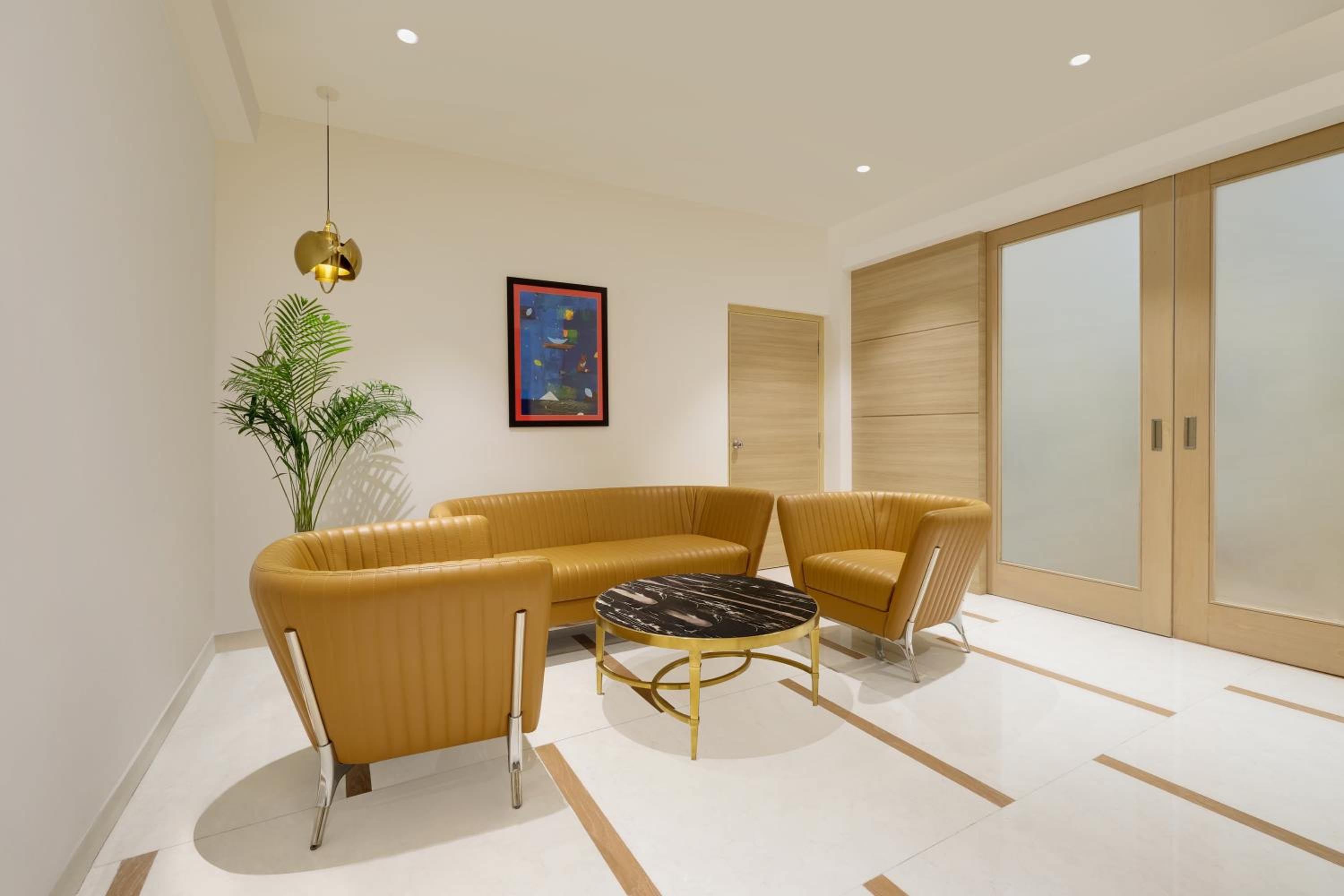 Executive Suite - Photo 1