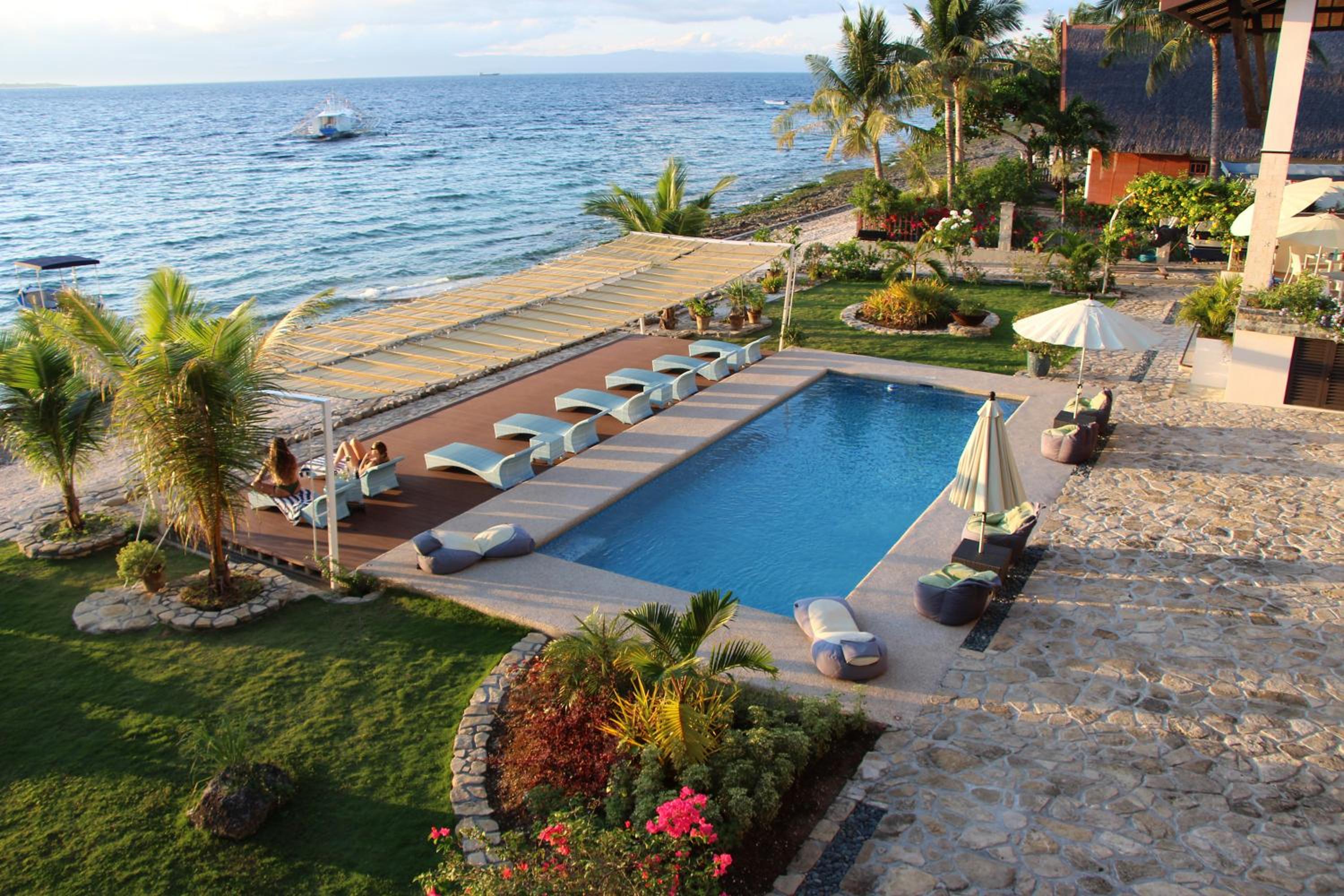 Family Room with Sea View - Photo 3