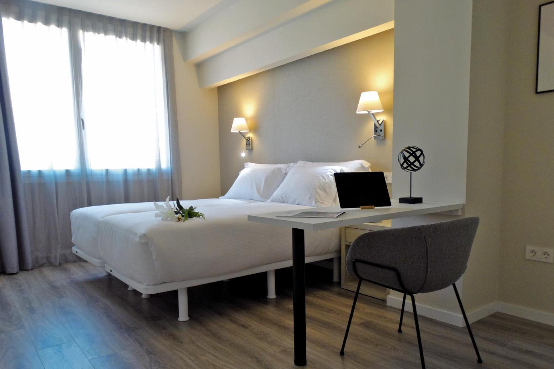 Deluxe Apartment - Photo 9