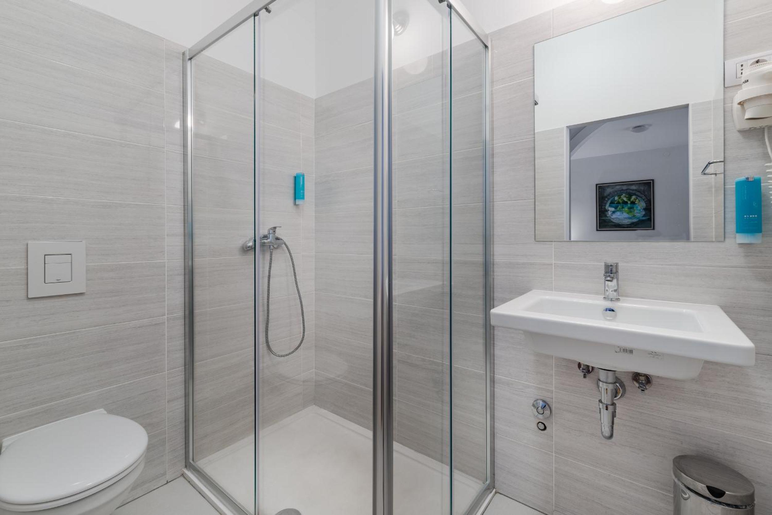 Superior Suite - Photo 2