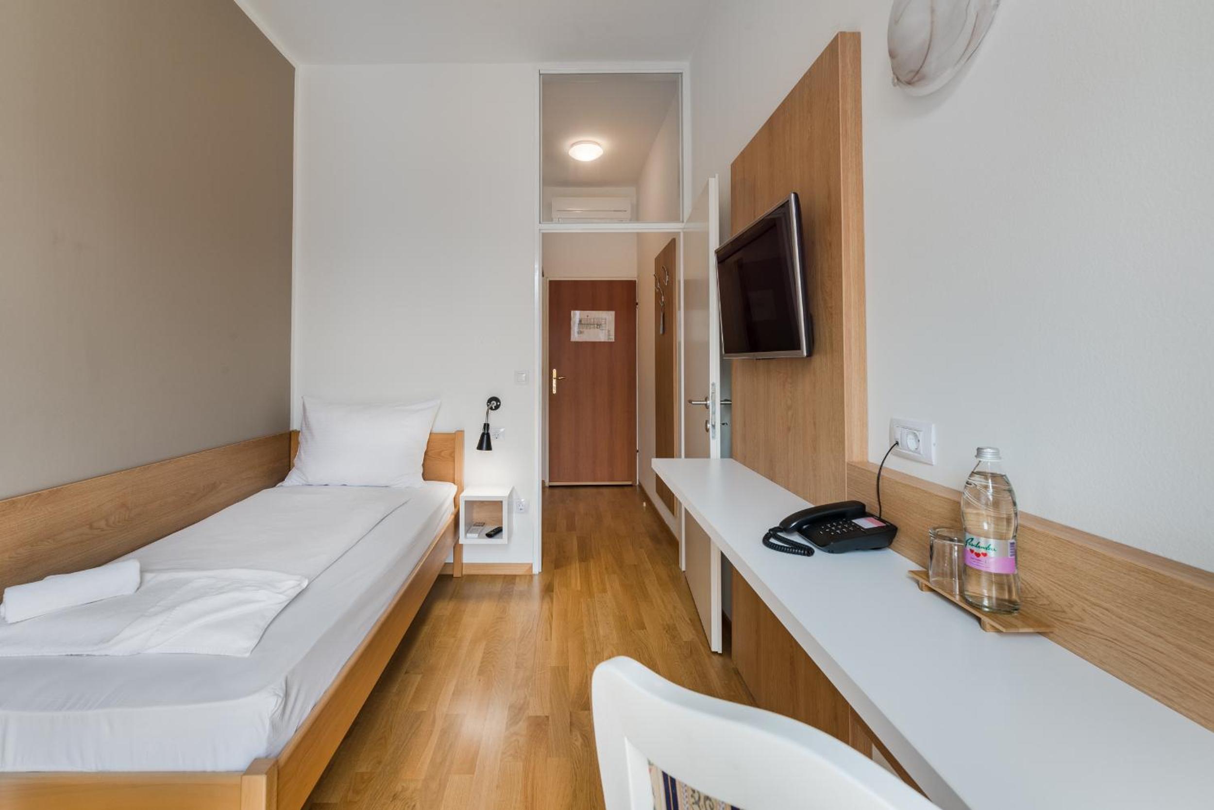 Standard Single Room photo 3
