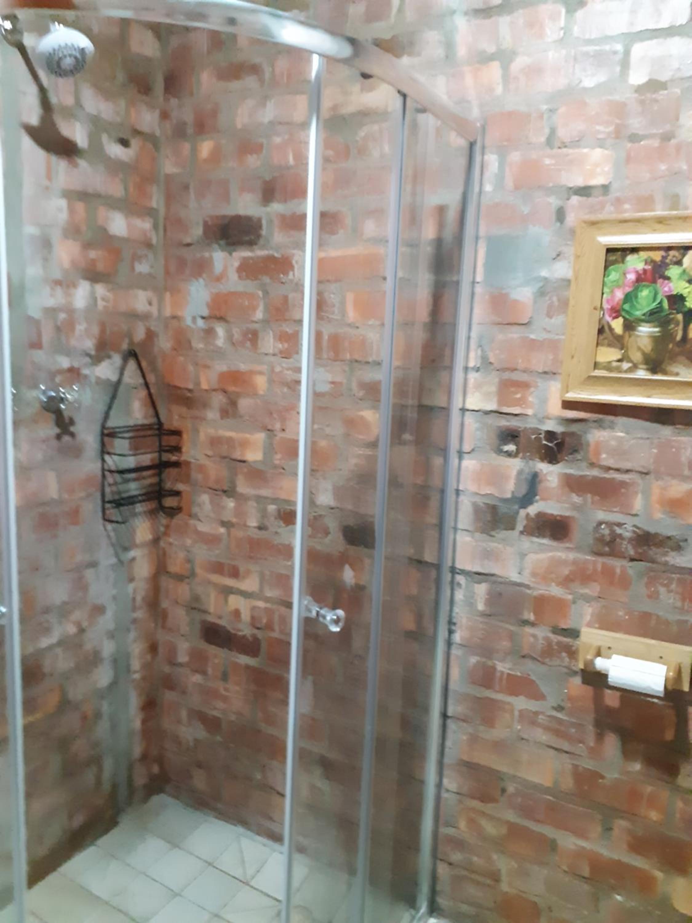 Two-Bedroom House - Photo 35