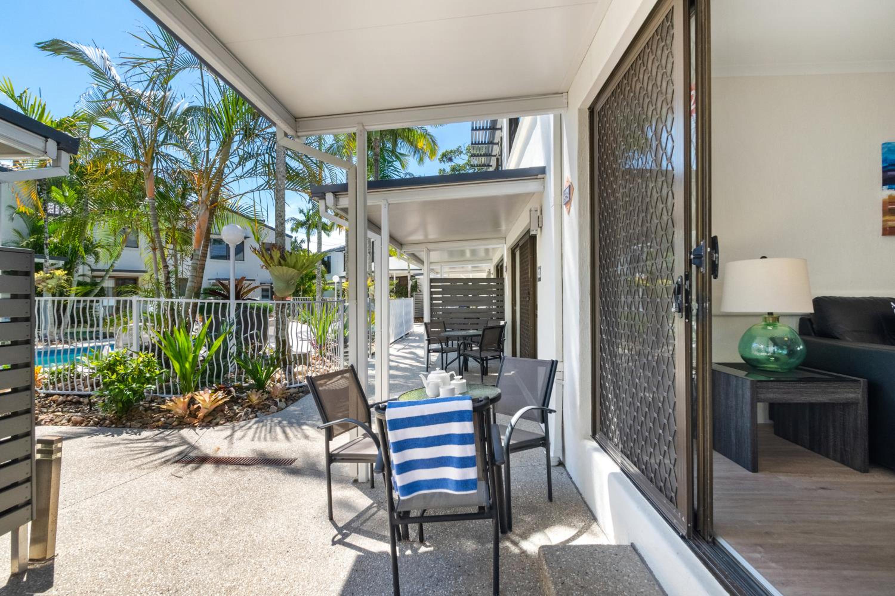 One-Bedroom Signature Patio Apartment photo 3