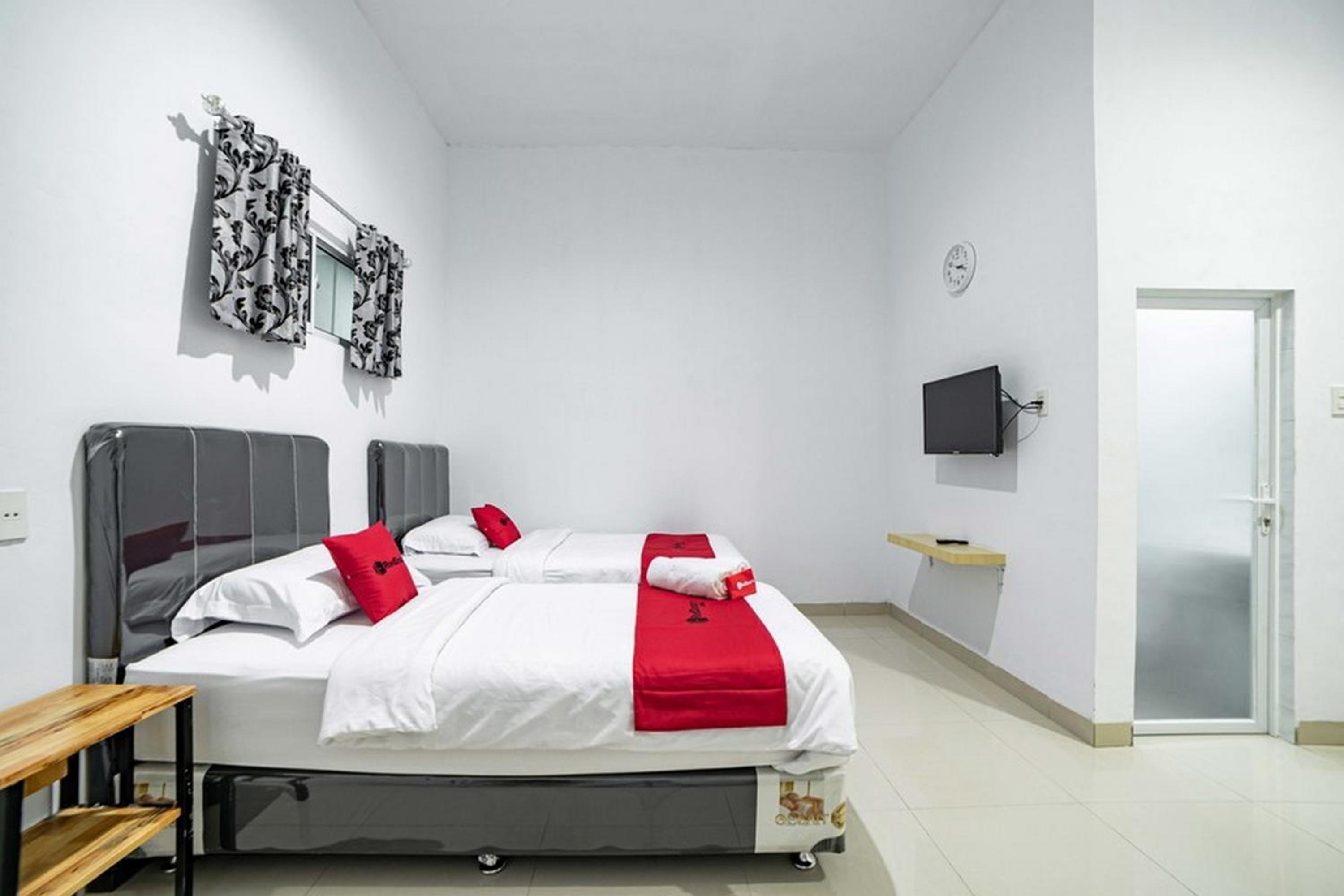 Twin Room - Photo 3