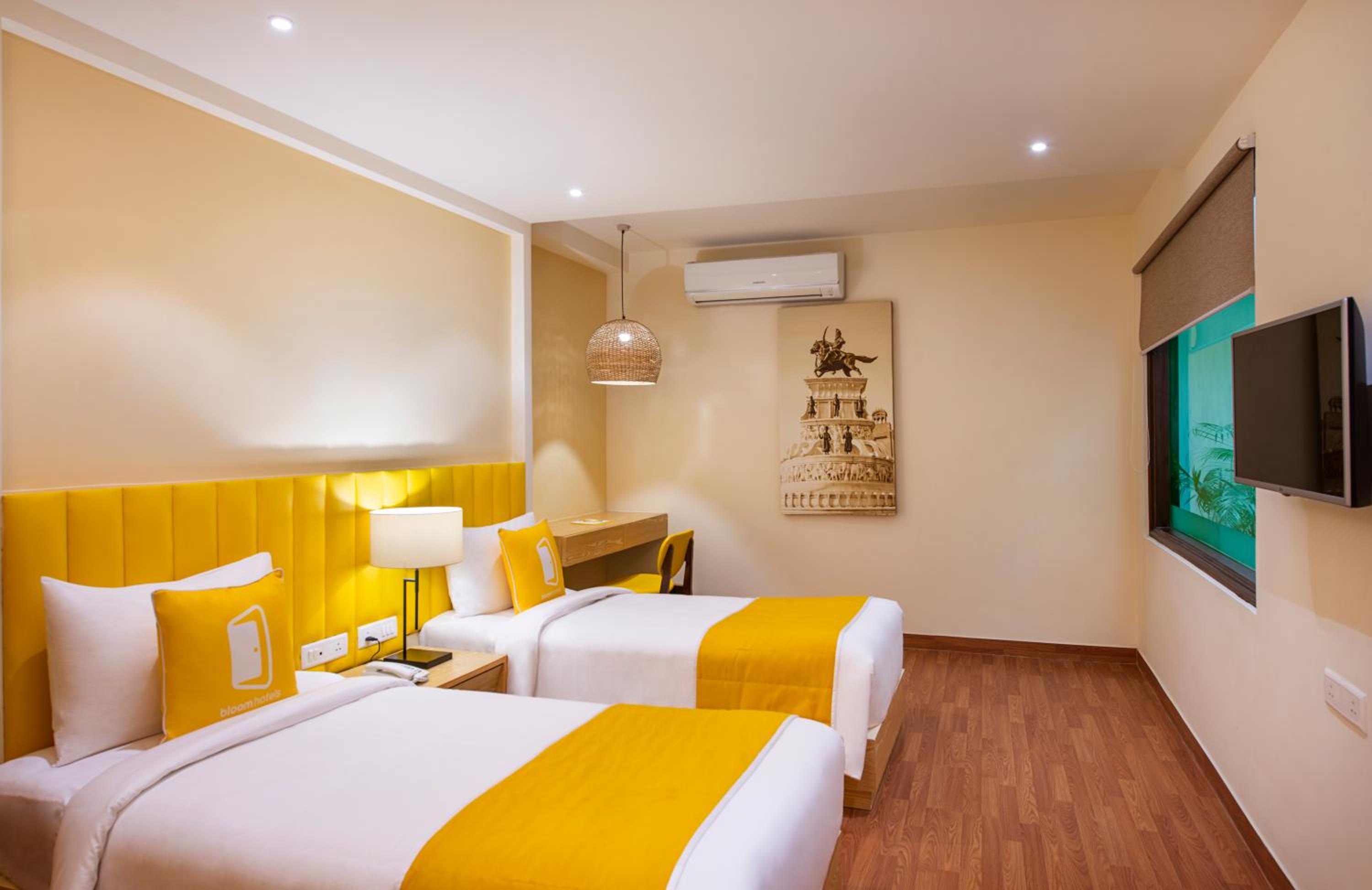 Standard Twin Room - Photo 1