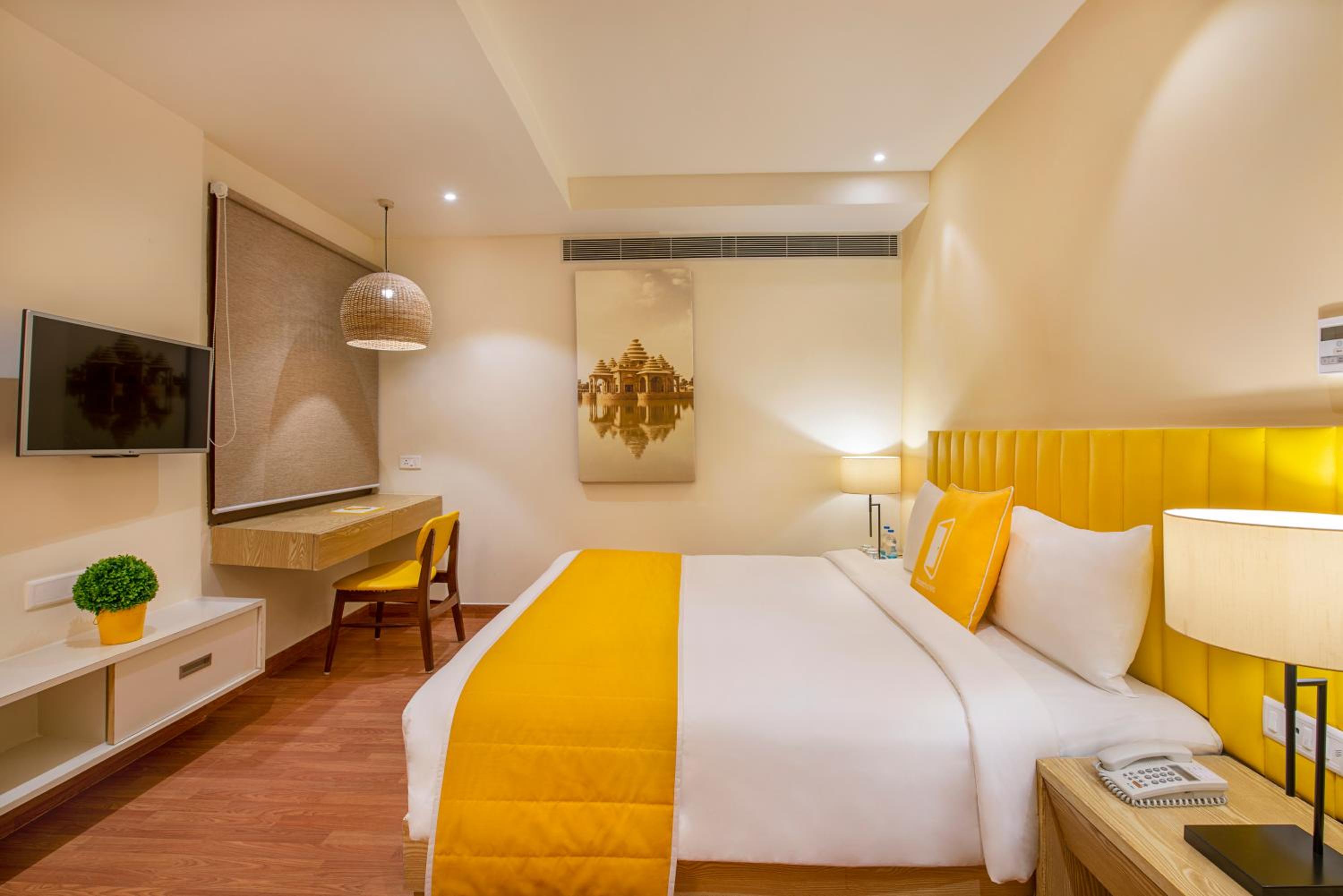 Standard King Room - Photo 5
