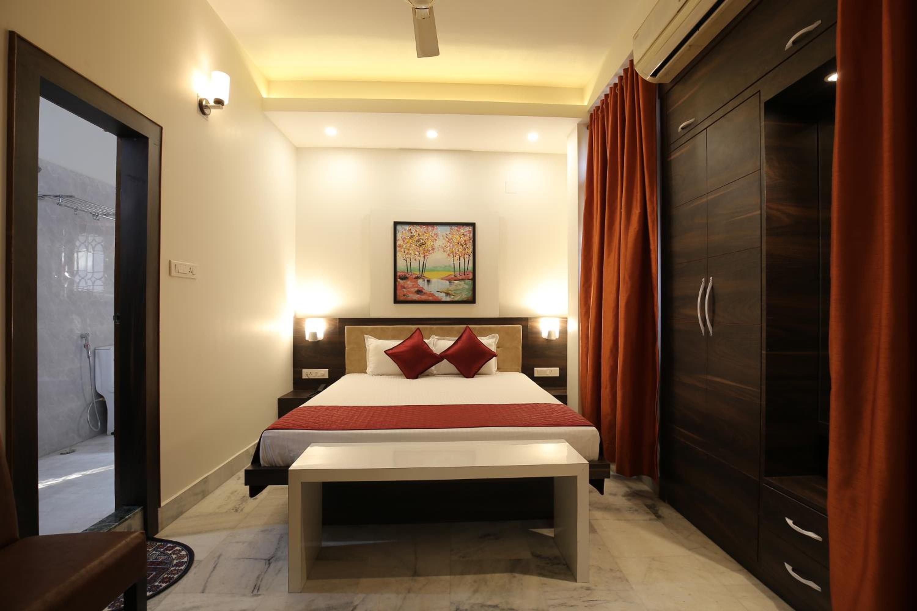 Deluxe Double Room - Photo 14
