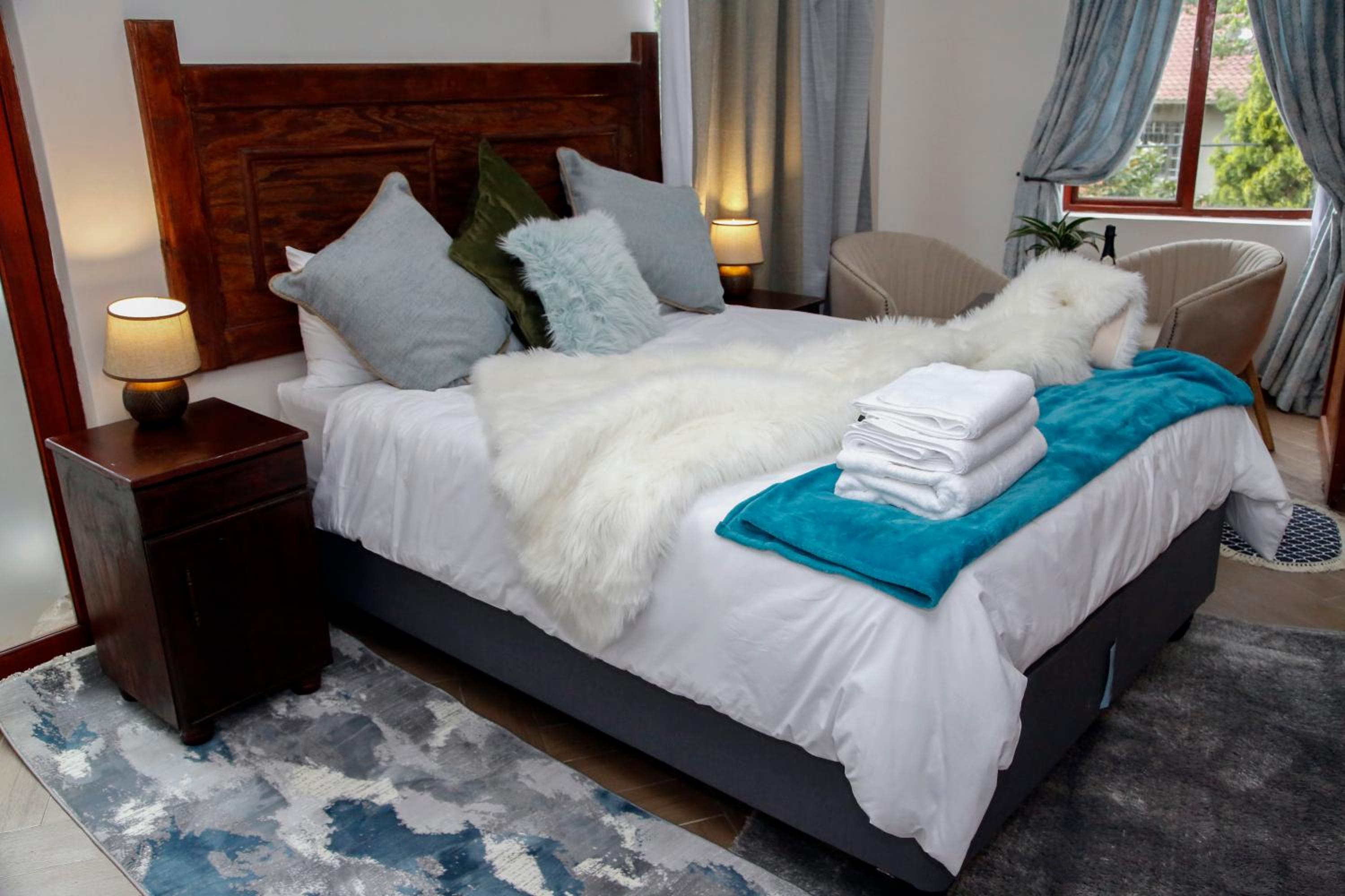 Deluxe Double Room with Extra Bed - Photo 1