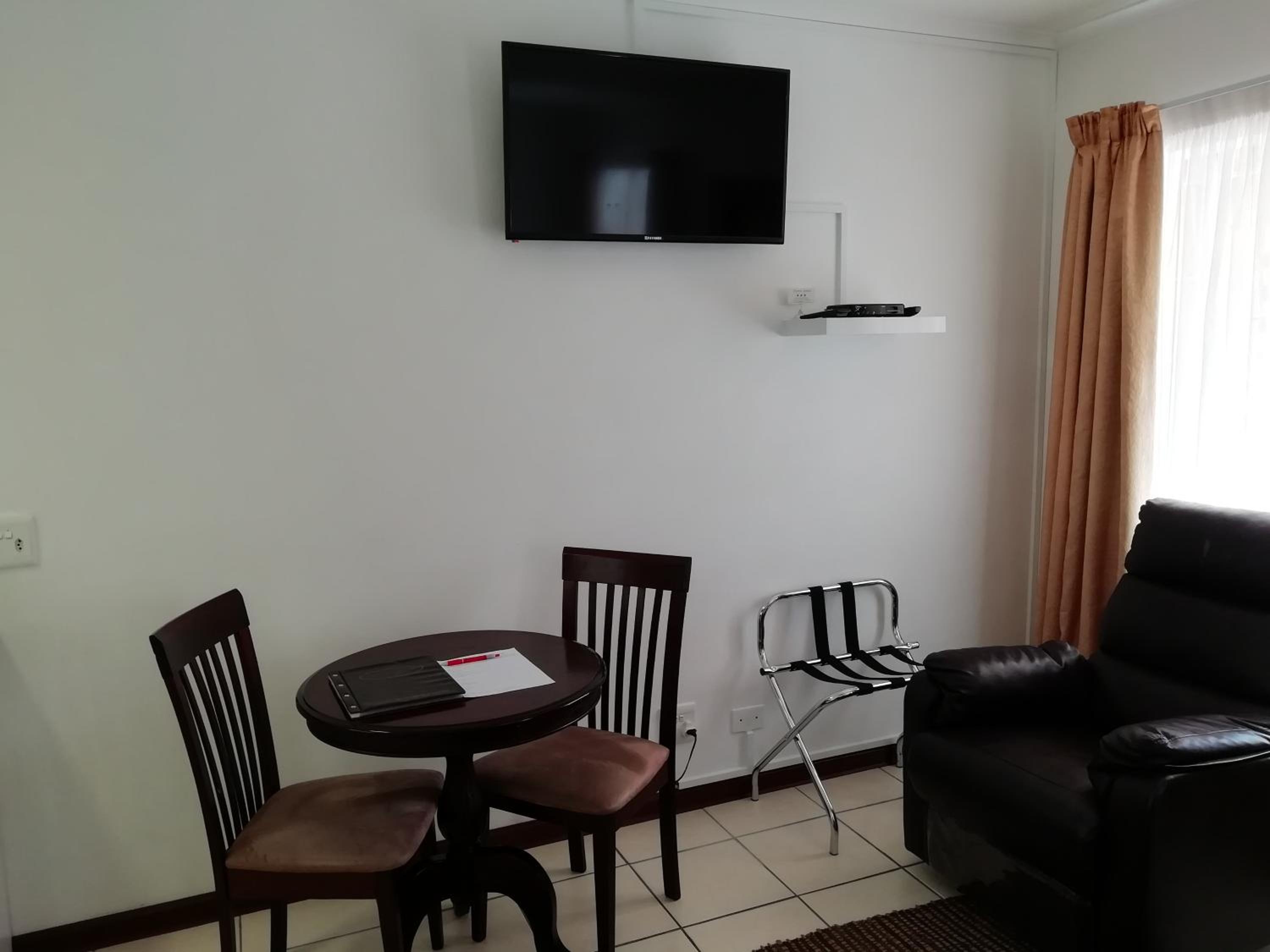 Double Room with Pool View photo 3