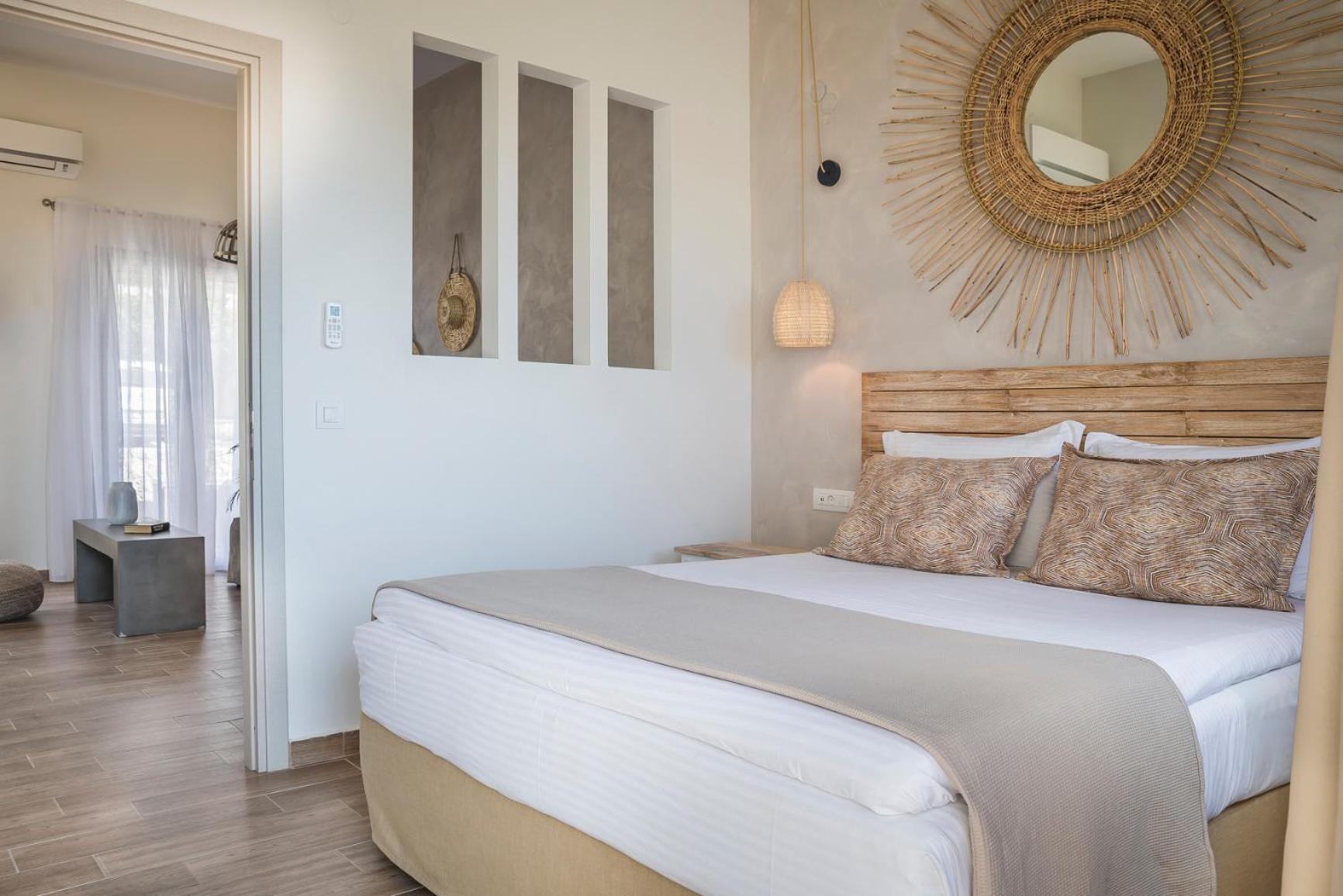 Deluxe Suite with Spa Bath