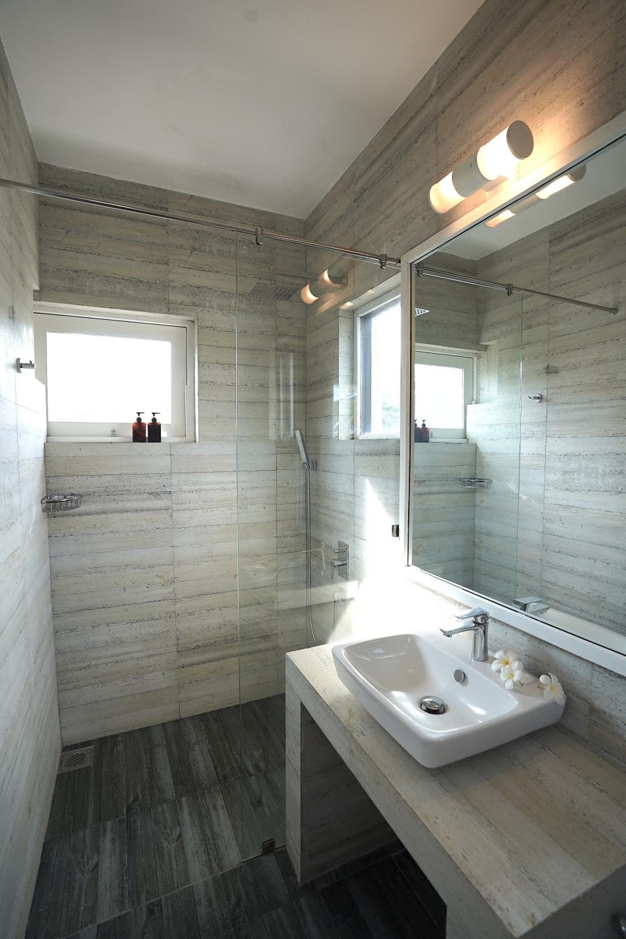 Family Room with Private Bathroom photo 3