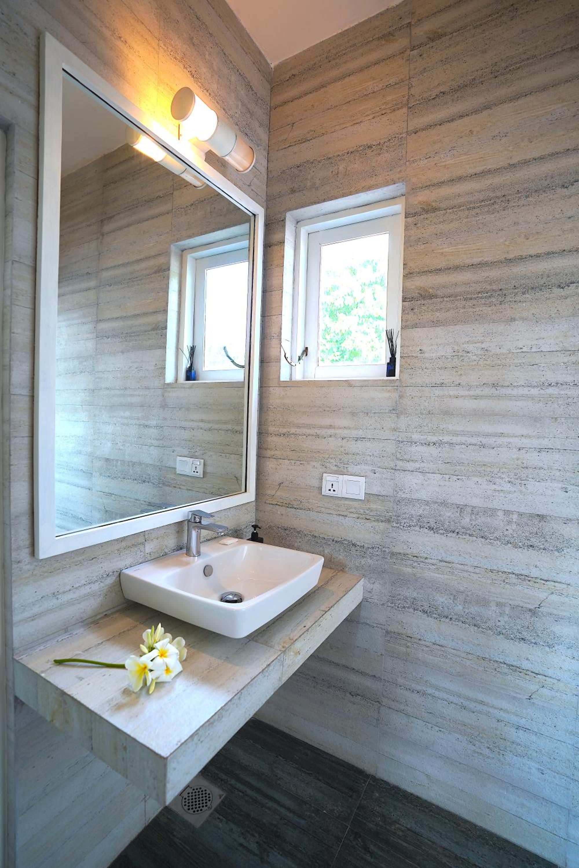 Family Room with Private Bathroom photo 2