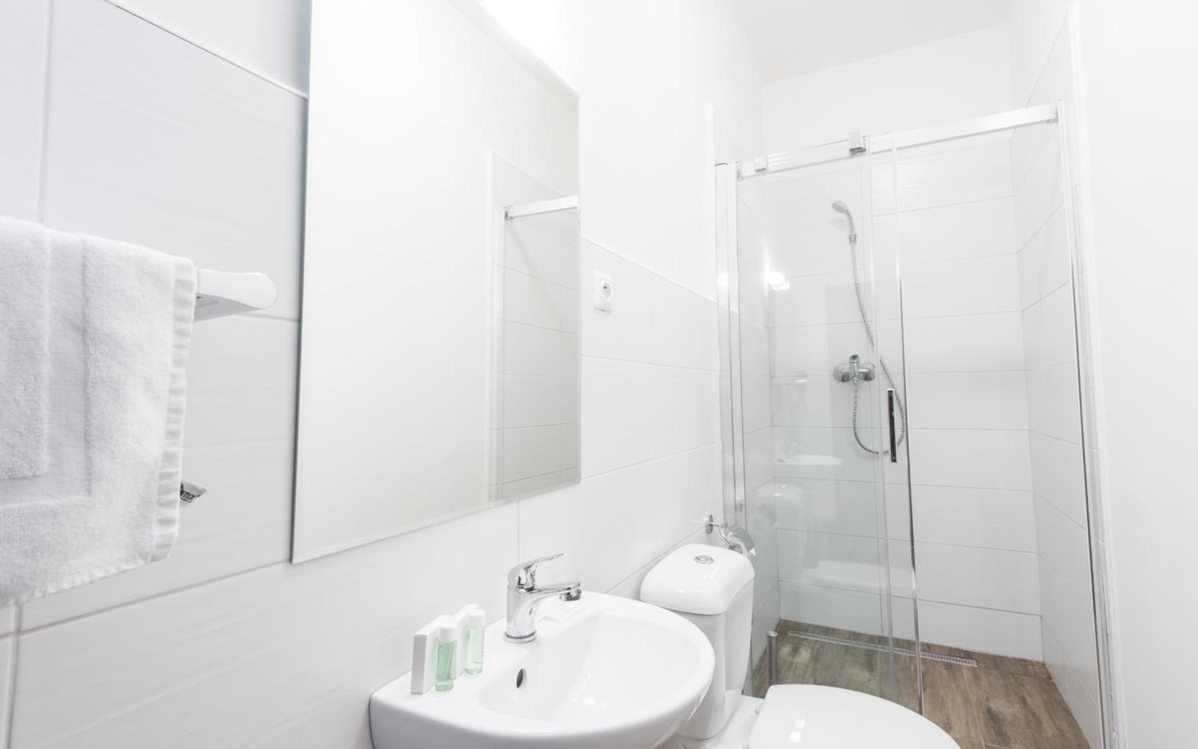 Double Room - Photo 4