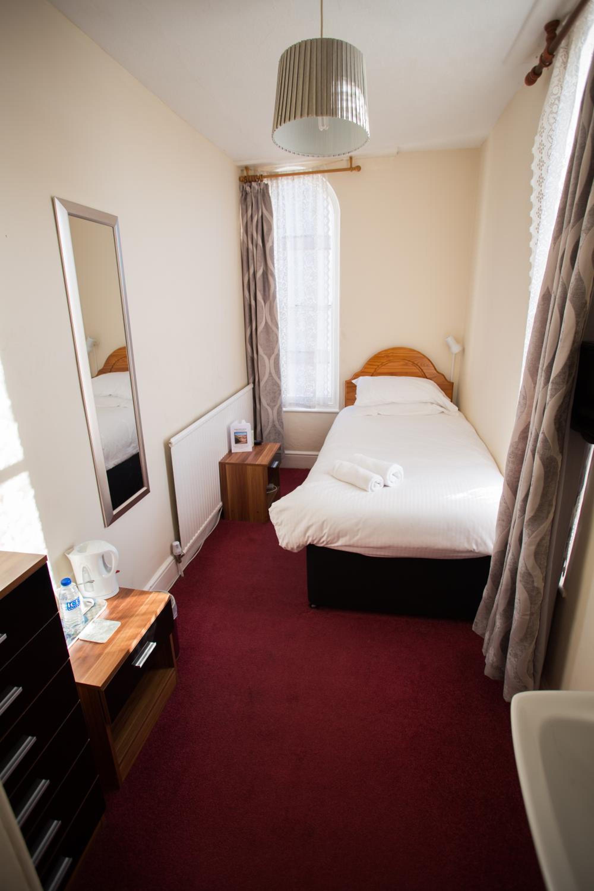 Single with Shared Bathroom and River View photo 2