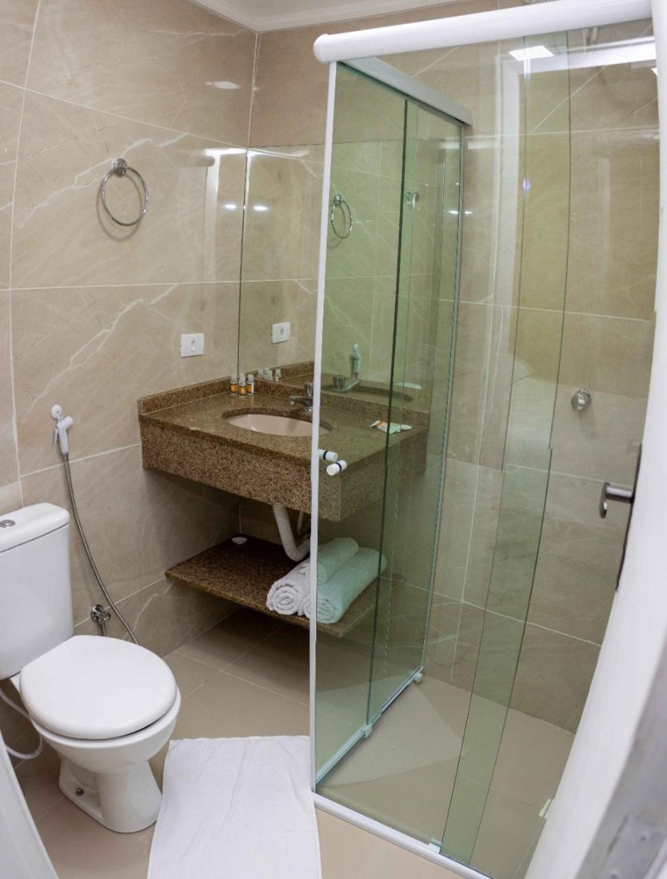 Standard Suite - Photo 10