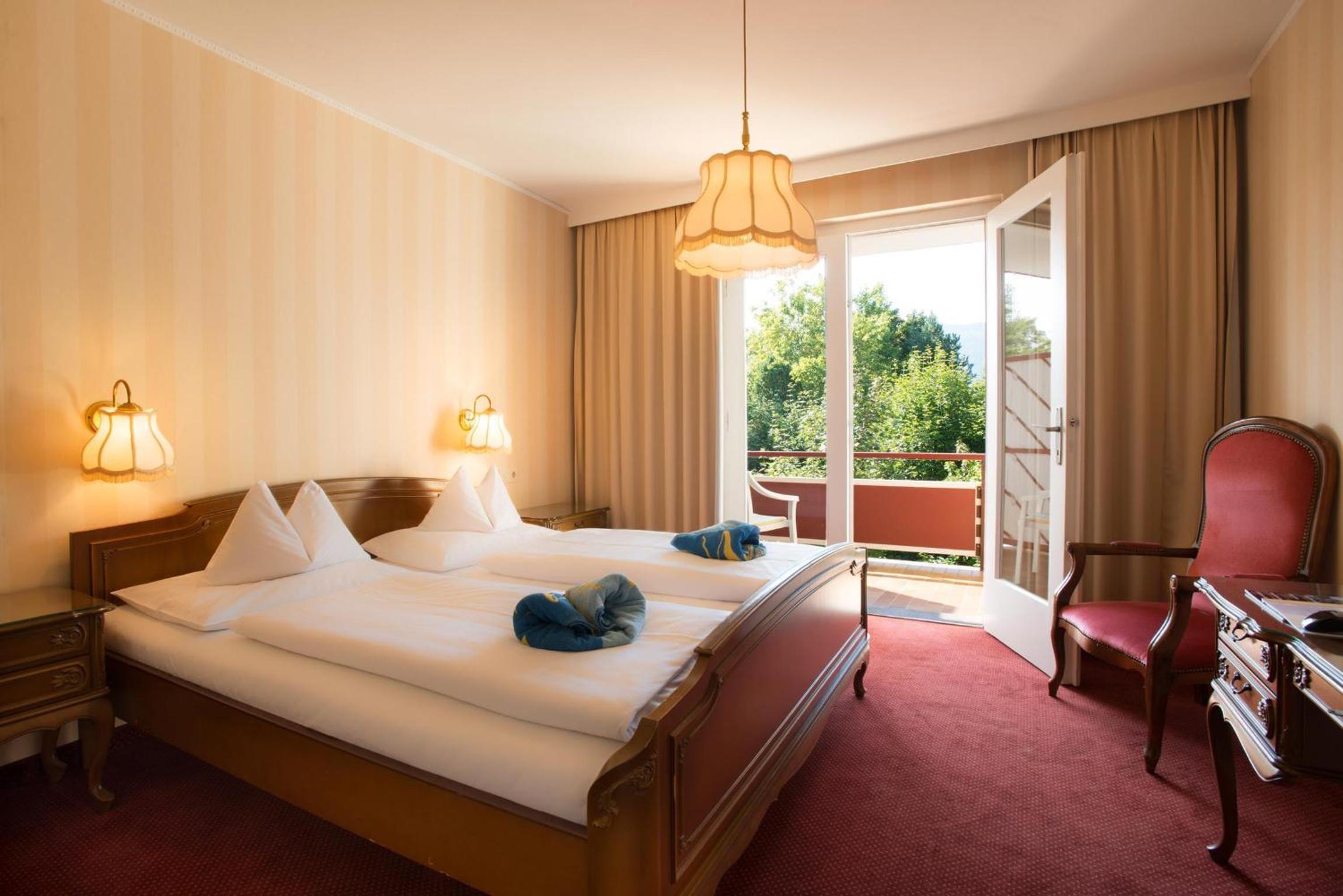 Double Room with Balcony and Garden View photo 1